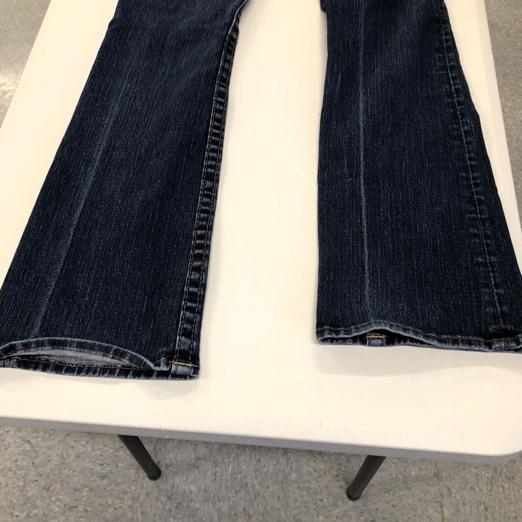 True Religion VINTAGE? No. True Religion Jeans Blue Skinny Flap Pockets 5-Pocket Design Denim Cotton Blend Zip Size 26" / US 2 / IT 38 - 5 Thumbnail
