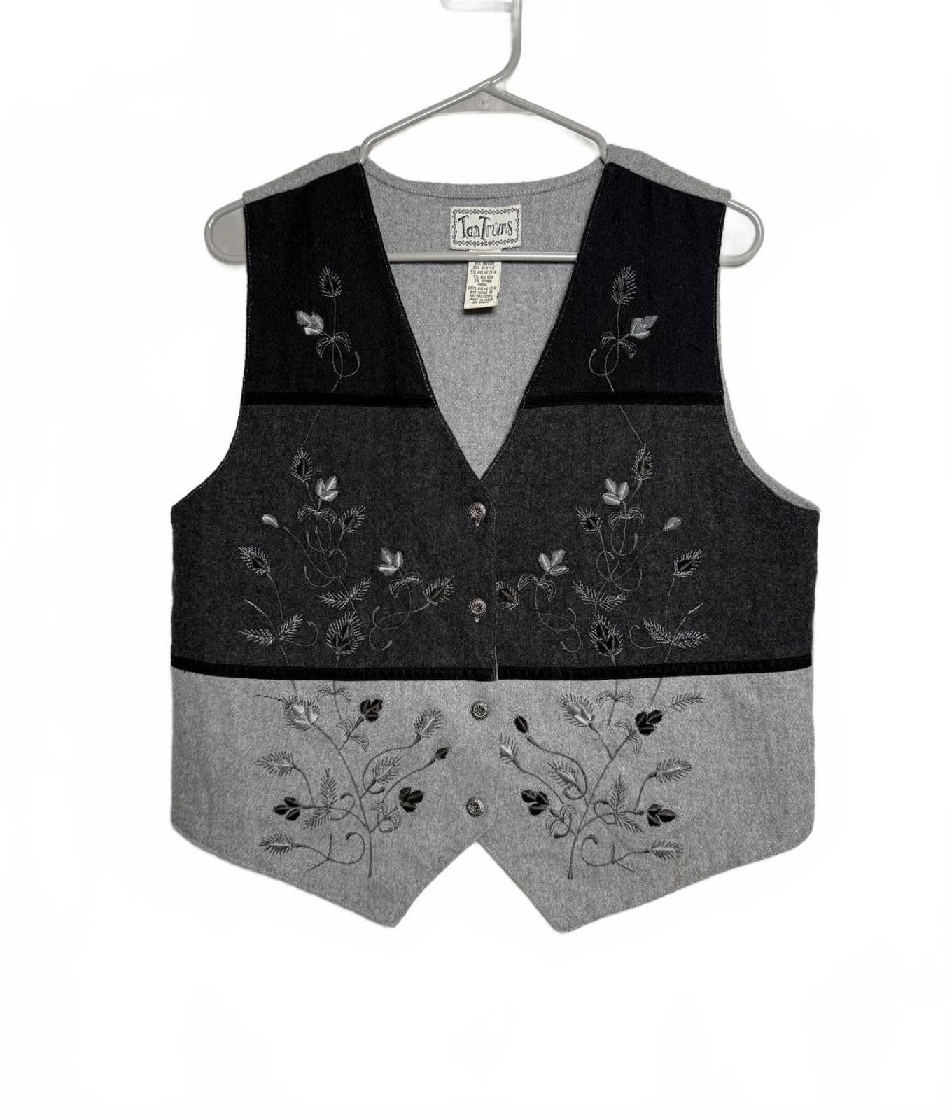 Other Vintage 90s Y2K Black and Gray Embroidered Wool Blend Vest Size L / US 10 / IT 46 - 1 Thumbnail