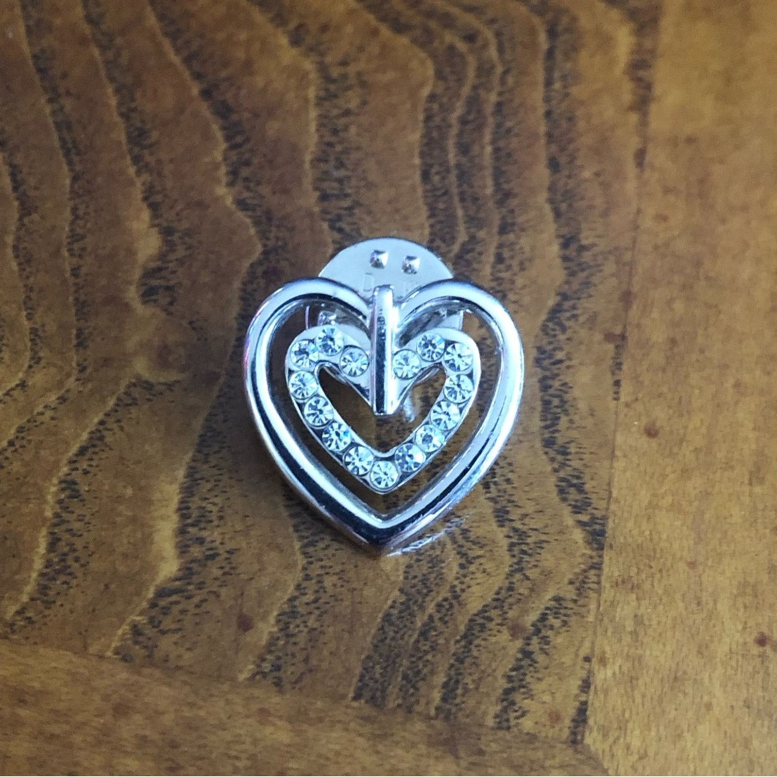 Daniel Wellington Daniel Wellington silver rhinestone heart pin Size ONE SIZE - 1 Thumbnail