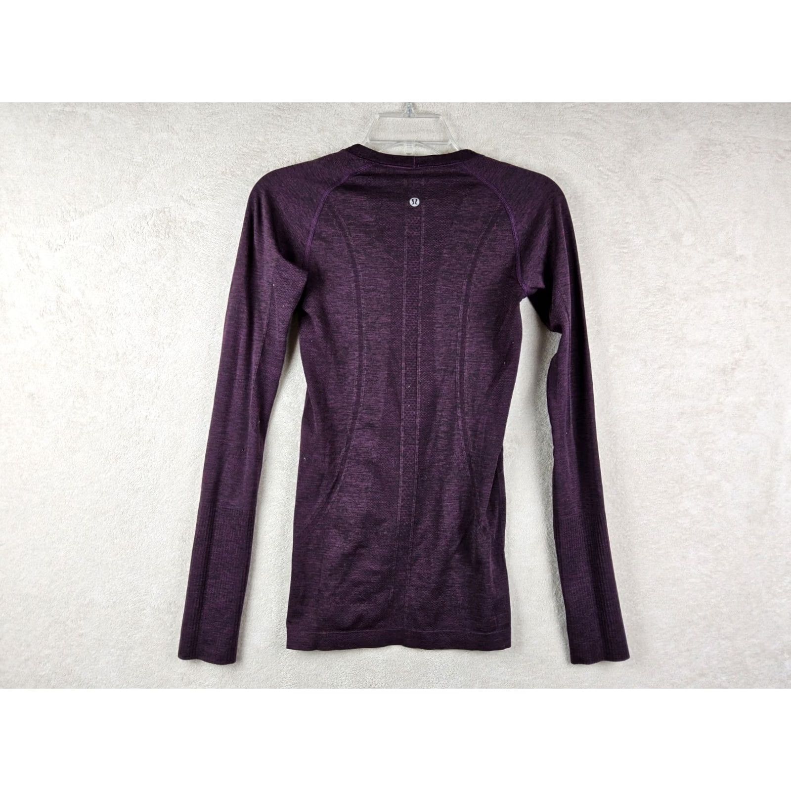 Lululemon Lululemon T-Shirt Swiftly Athletic Long Sleeve Women’s Size 4 Multicolor Striped Shirt Women, Activewear, Regular Fit Size S / US 4 / IT 40 - 2 Thumbnail