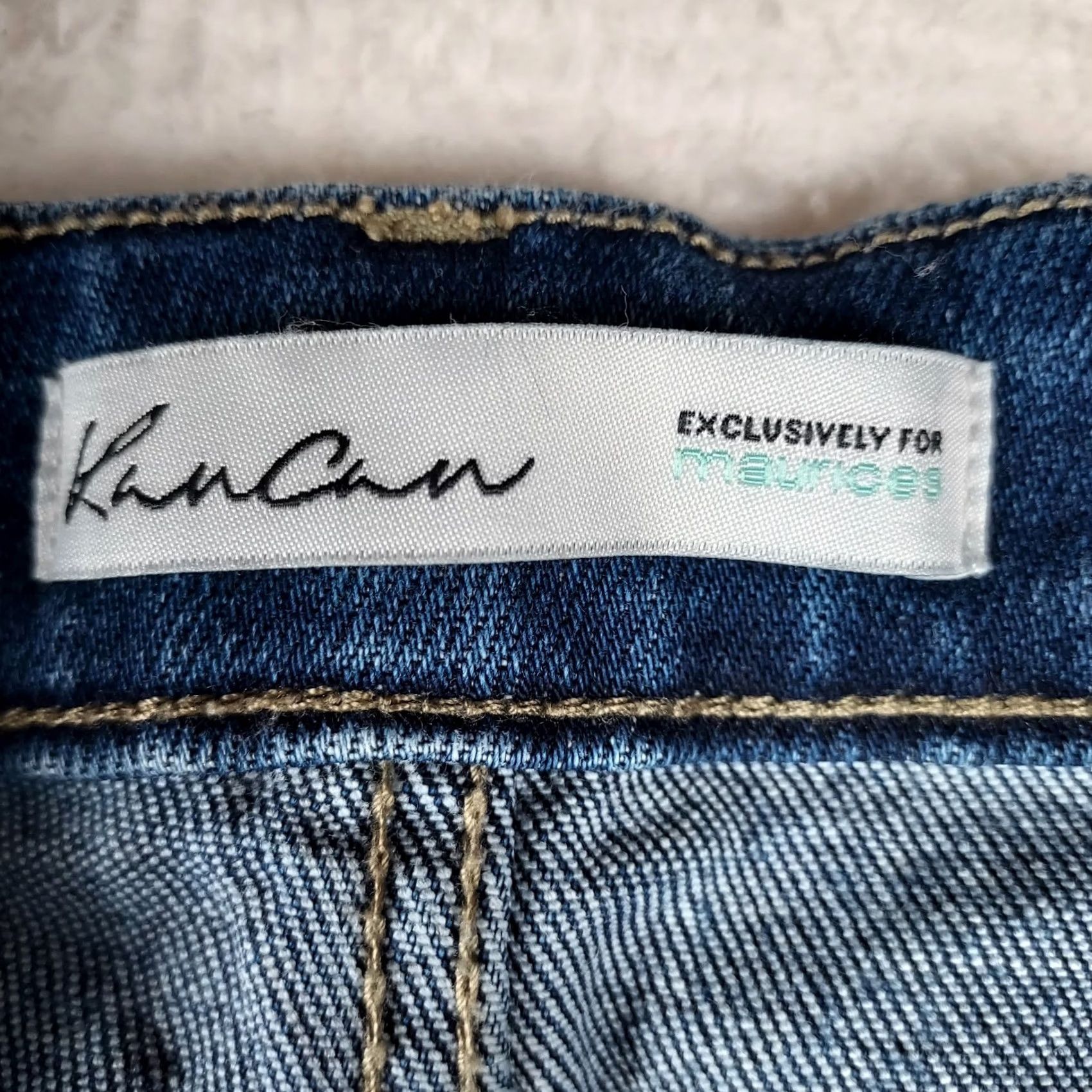 Vintage KanCan Jeans 27 Medium Wash Distressed Stretch Denim Jeans Raw Hem Women Regular Straight 5-Pocket Zip Size 27" / US 4 / IT 40 - 7 Thumbnail