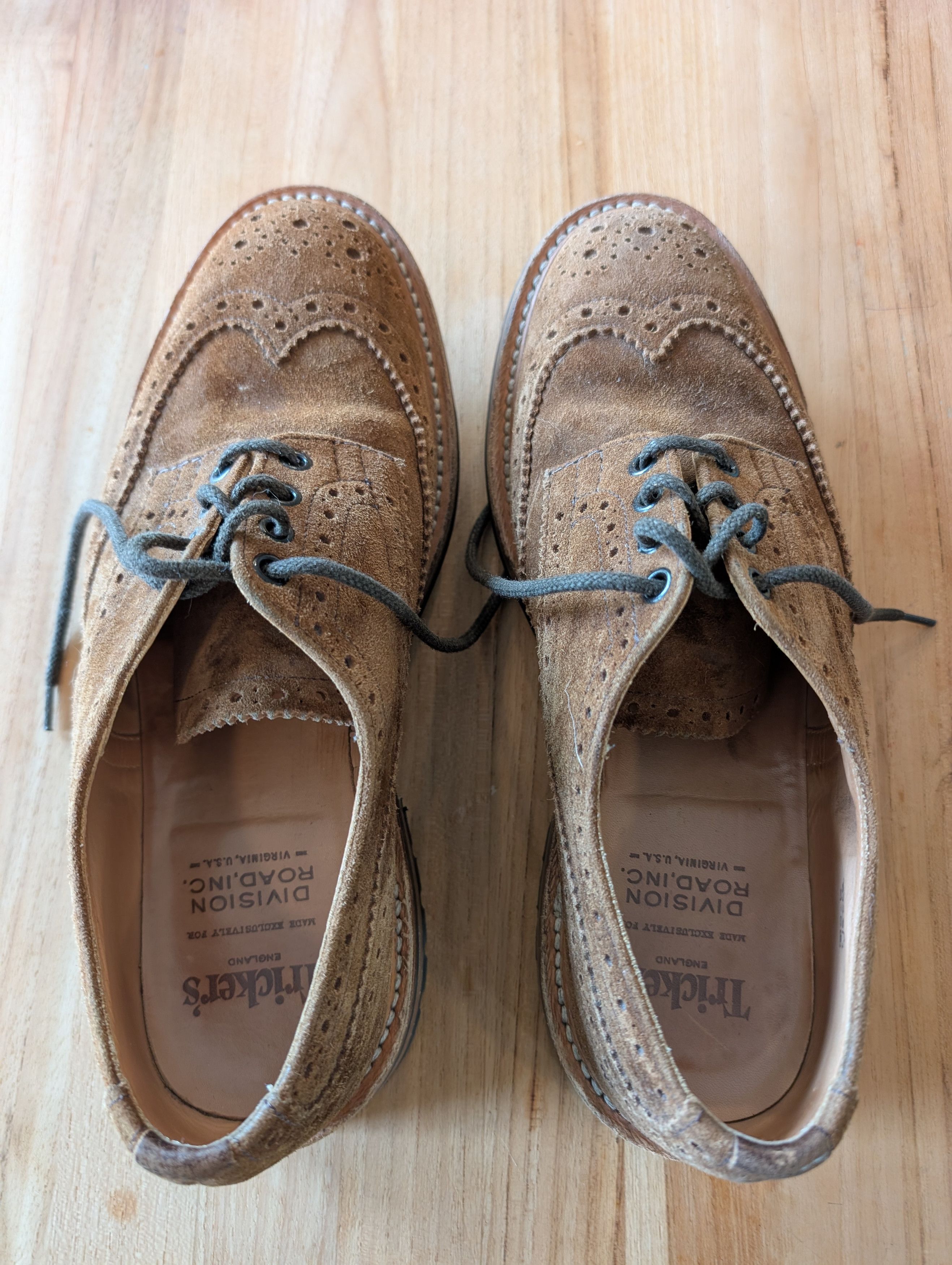 Tricker's x Division Road Bourton Brogue Derby - size 9 UK