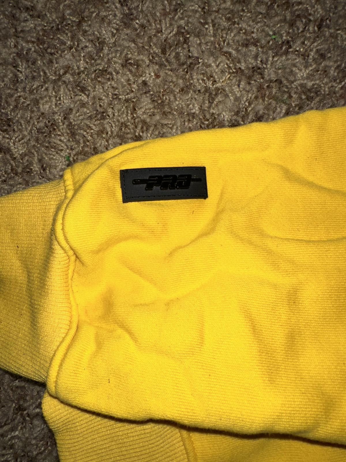 Standard Issue NBA Los Angeles Lakers Men’s Classic Chenille PO Hoodie Size US XL / EU 56 / 4 - 7 Thumbnail