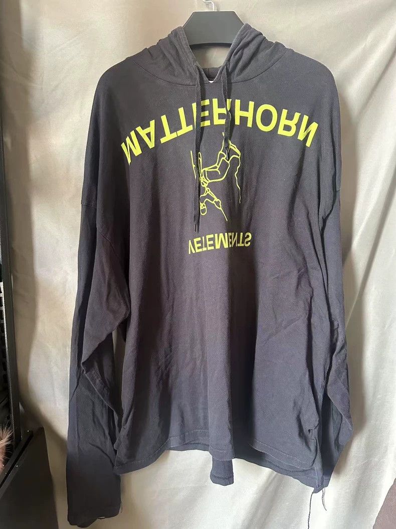 Vetements Vetements 18ss Inverted Man hoodie 2506-Nextarrow Size US M / EU 48-50 / 2 - 1 Thumbnail