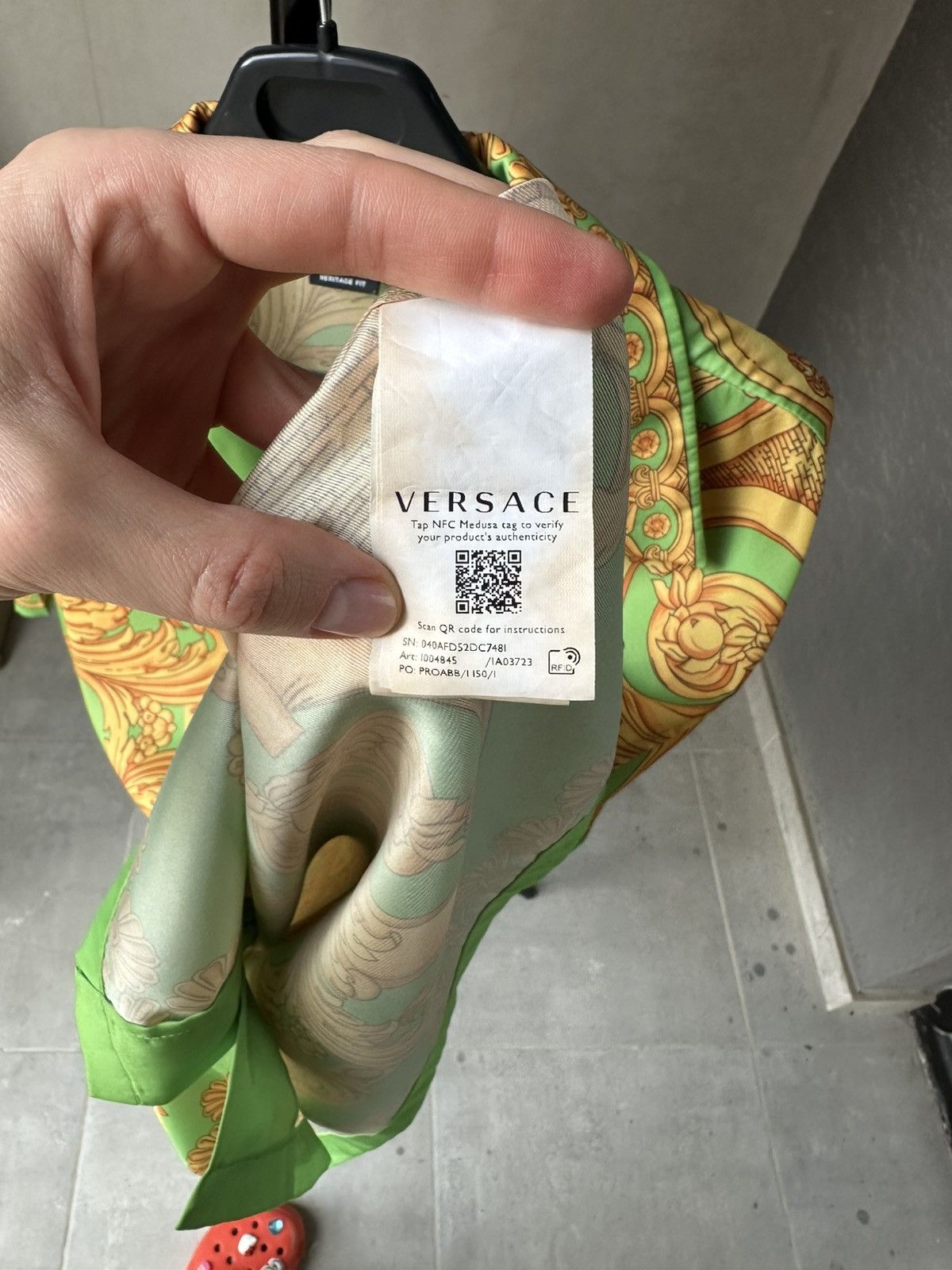 Versace Versace Silk Barocco Medusa shirt Size US L / EU 52-54 / 3 - 8 Thumbnail