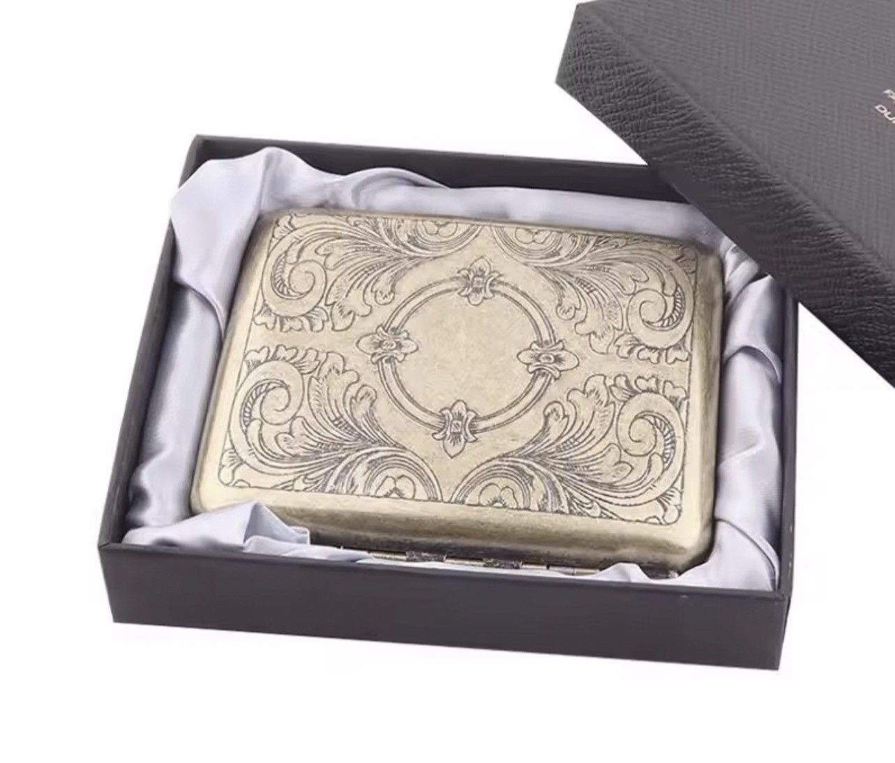 Japanese Brand Pure Bronze Engraved Cigarette Case - Retro Aesthetic Size ONE SIZE - 2 Thumbnail