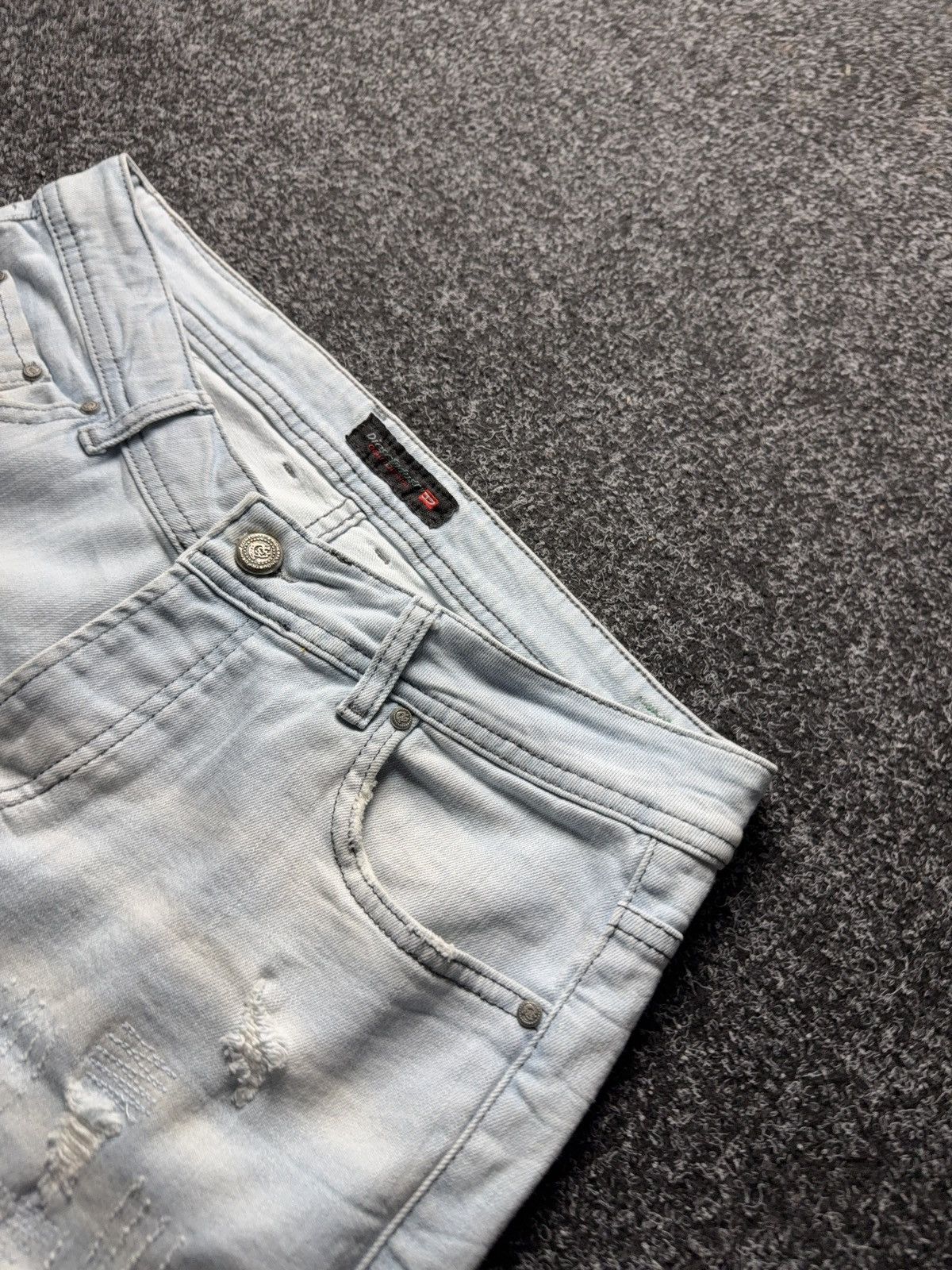 Diesel 00s Diesel Industry Light Wash Distressed Jeans Y2K Italy Size US 34 / EU 50 - 12 Thumbnail