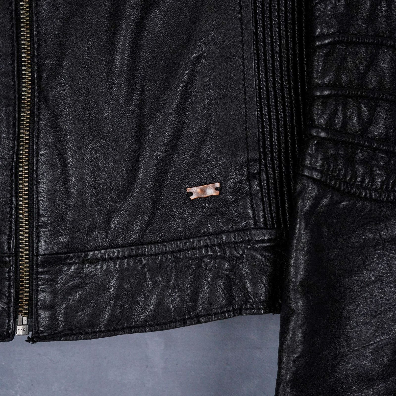 Levi's Vintage levi’s black leather women's biker bomber jacket Size XS / US 0-2 / IT 36-38 - 7 Thumbnail