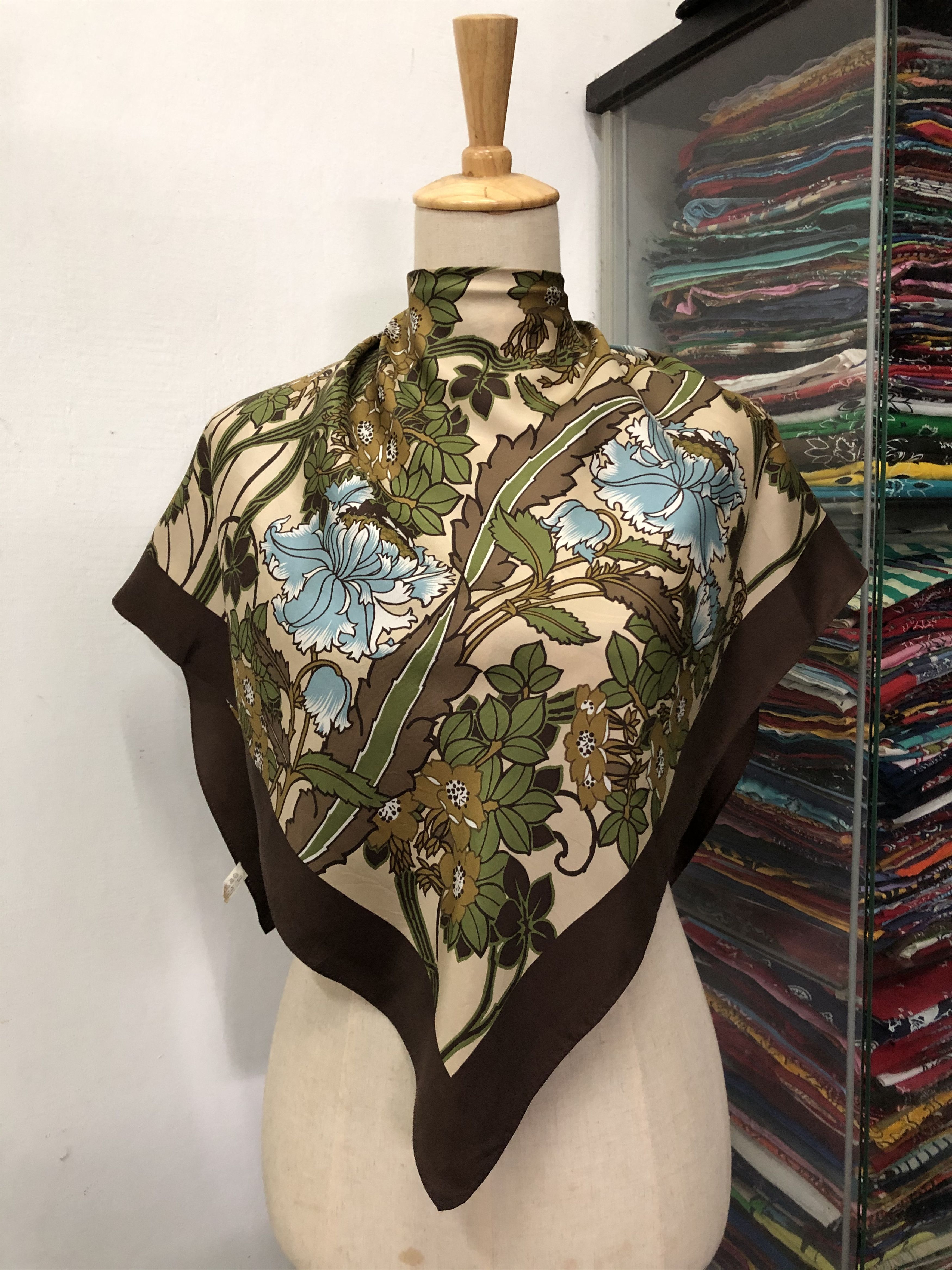 Vintage Vintage Silk Scarf Size ONE SIZE - 1 Thumbnail