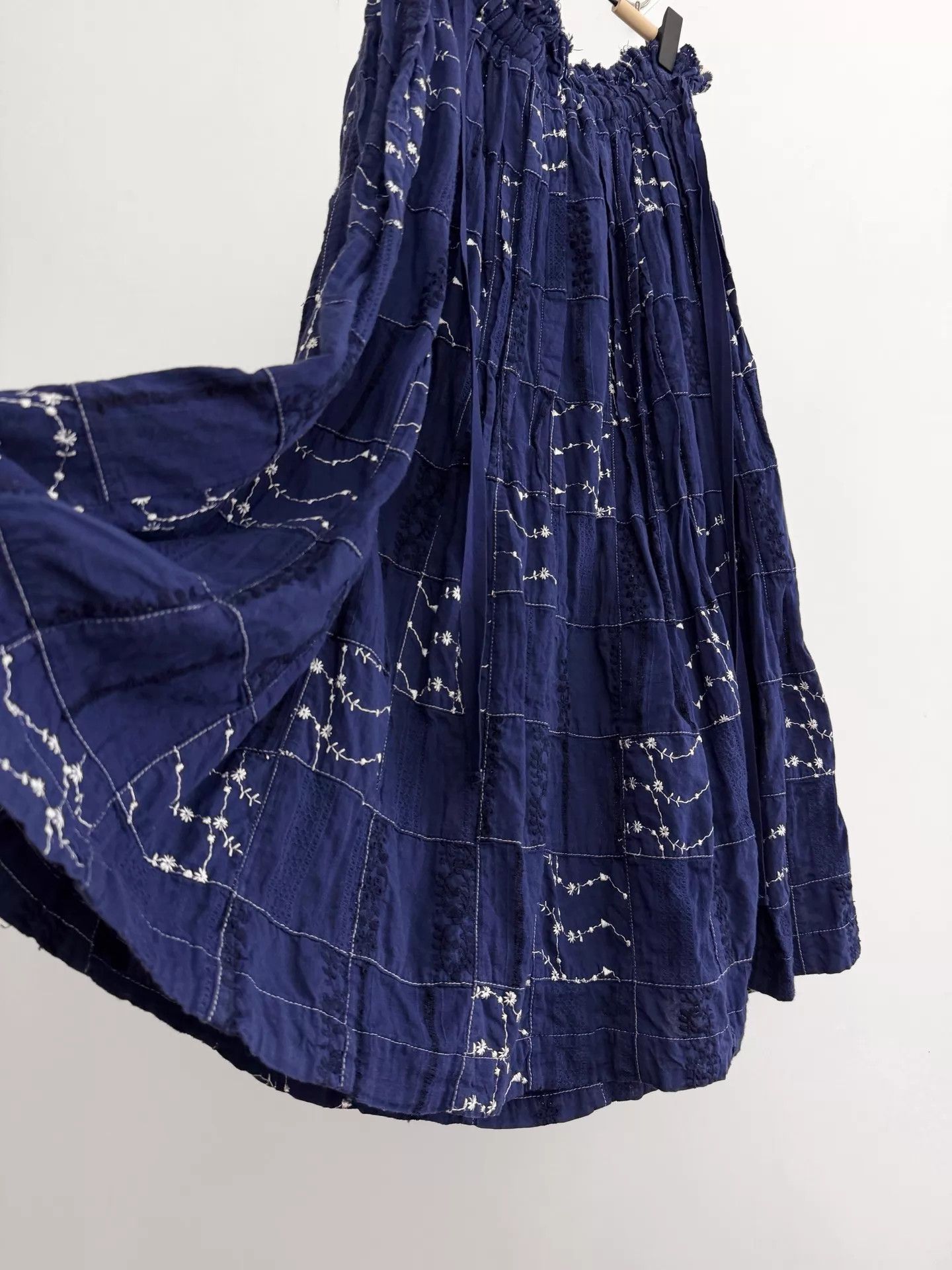 Comme des Garcons CDG Blue Dyed Embroidered Patchwork Skirt S Size 26" / US 2 / IT 38 - 3 Thumbnail