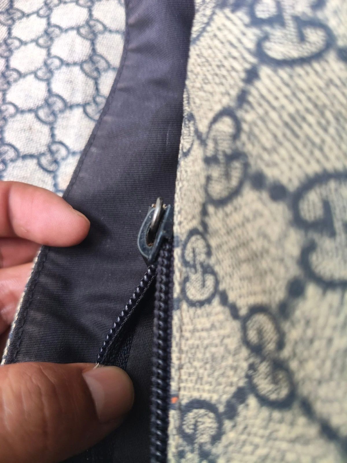 Gucci Authentic GUCCI Large Flap Messenger Bag Beige Navy Blue Size ONE SIZE - 16 Thumbnail