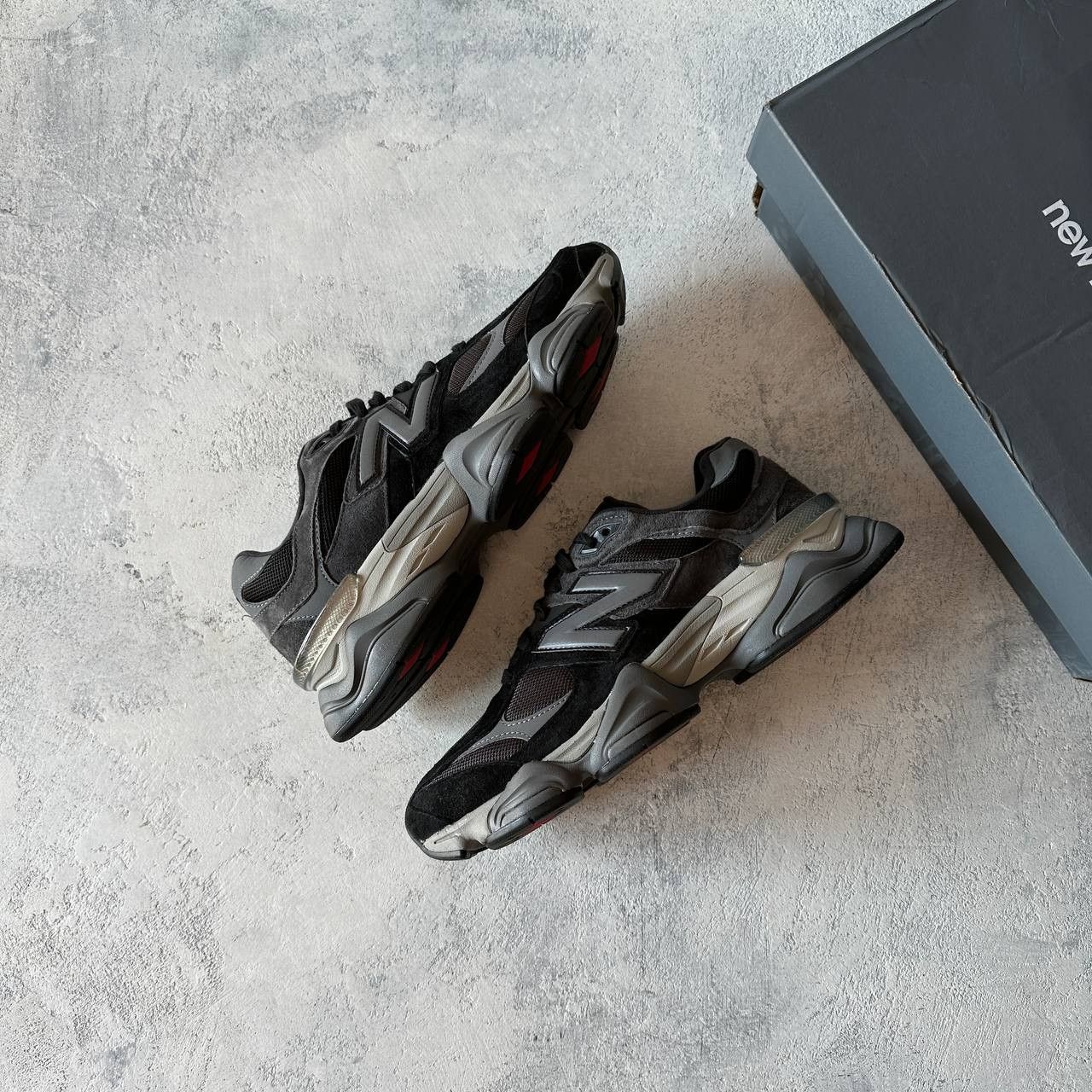 New Balance New Balance 9060 'Black' Size 42.5 U9060BLK Size US 9 / EU 42 - 1 Thumbnail