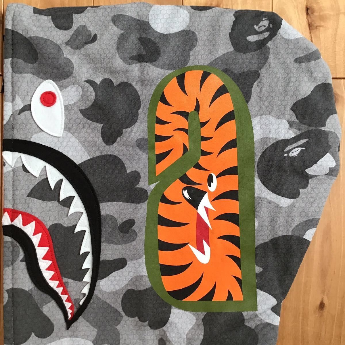 Bape BAPE HONEYCOMB CAMO SHARK FULL ZIP HOODIE a bathing ape Size US L / EU 52-54 / 3 - 6 Thumbnail