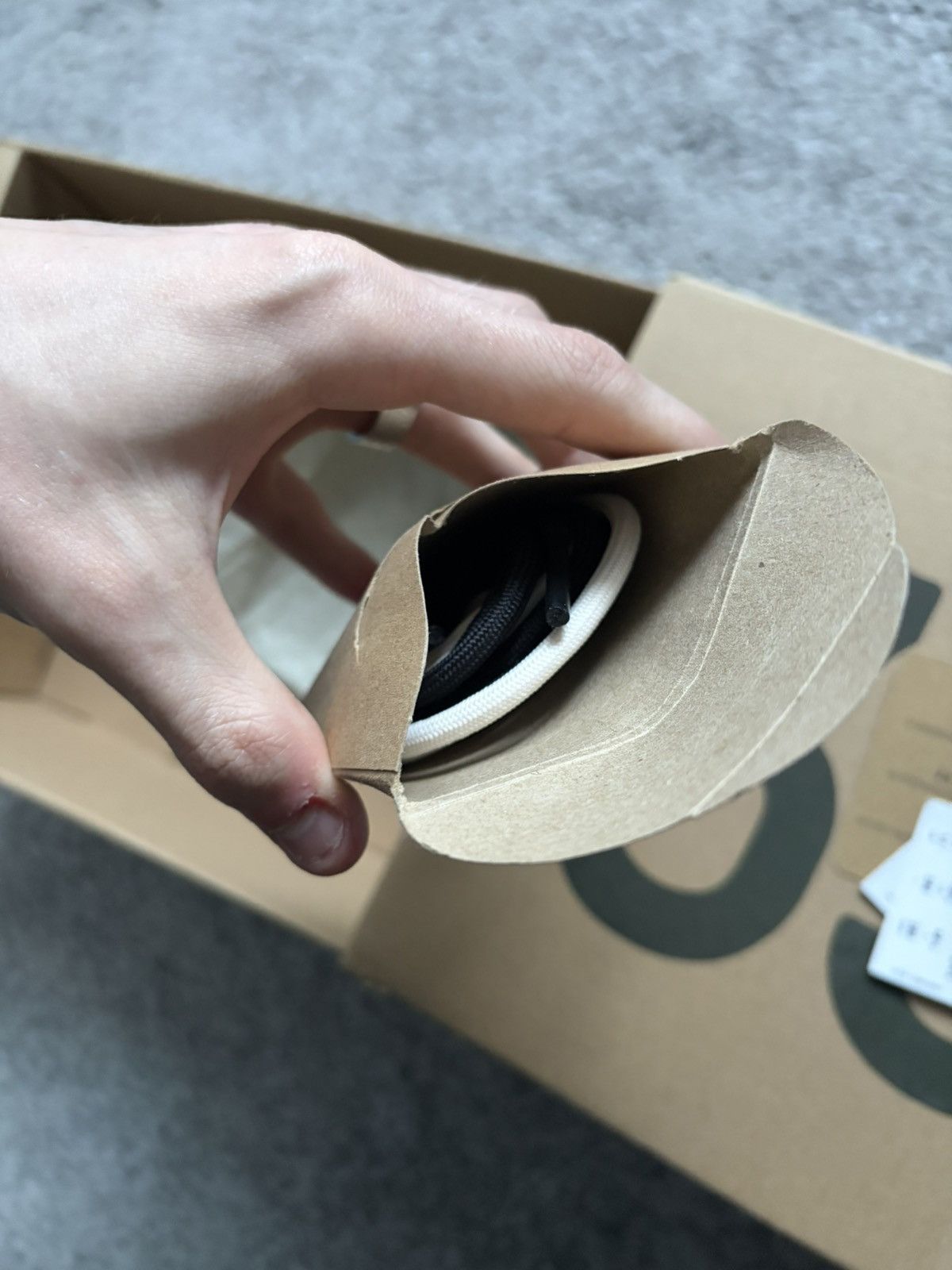Adidas Yeezy boost 350v2 onyx Size US 11 / EU 44 - 8 Thumbnail