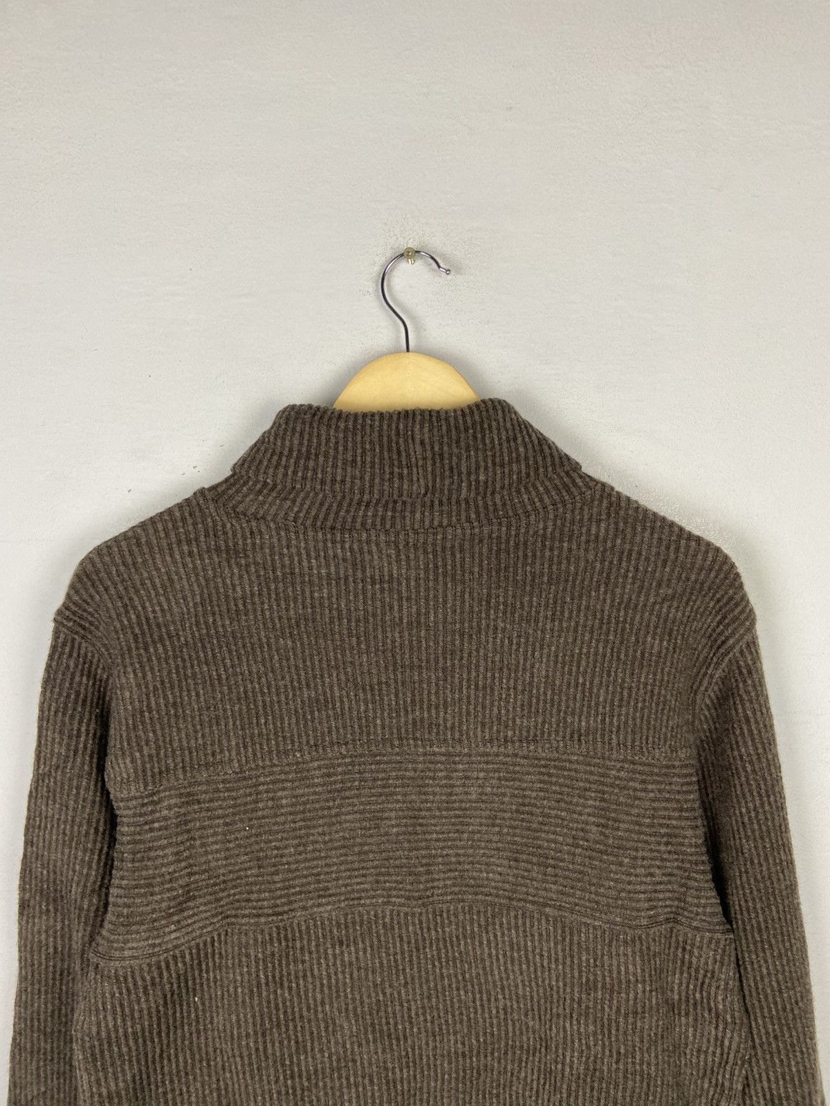 Fendi VINTAGE FENDI BIG LOGO MONOGRAM EMBROIDERED TURTLENECK Size US M / EU 48-50 / 2 - 9 Thumbnail