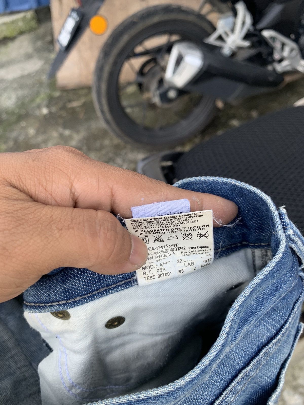 Diesel × Le Grande Bleu (L.G.B.) Steal 🔥 Flare diesel distressed bootcut jeans Size 27" / US 4 / IT 40 - 21 Thumbnail