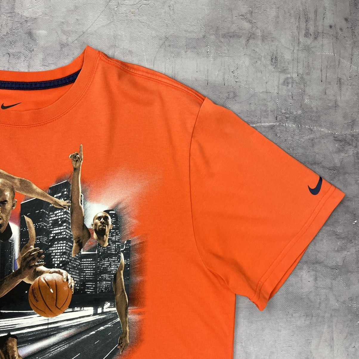 Nike Rare! Kobe Bryant Nike The City Of Legends Graphic Logo Tee Size US XL / EU 56 / 4 - 5 Thumbnail