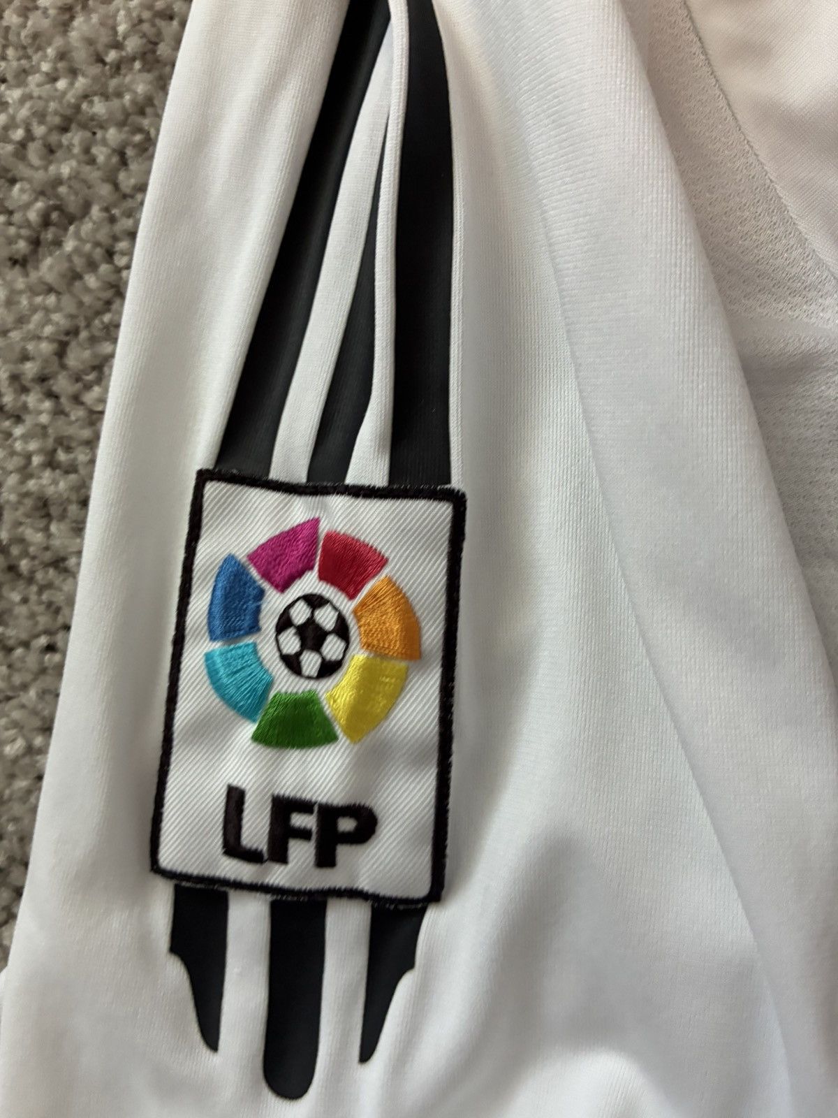 Adidas 2005/2006 Real Madrid Home Kit Size US XL / EU 56 / 4 - 6 Thumbnail