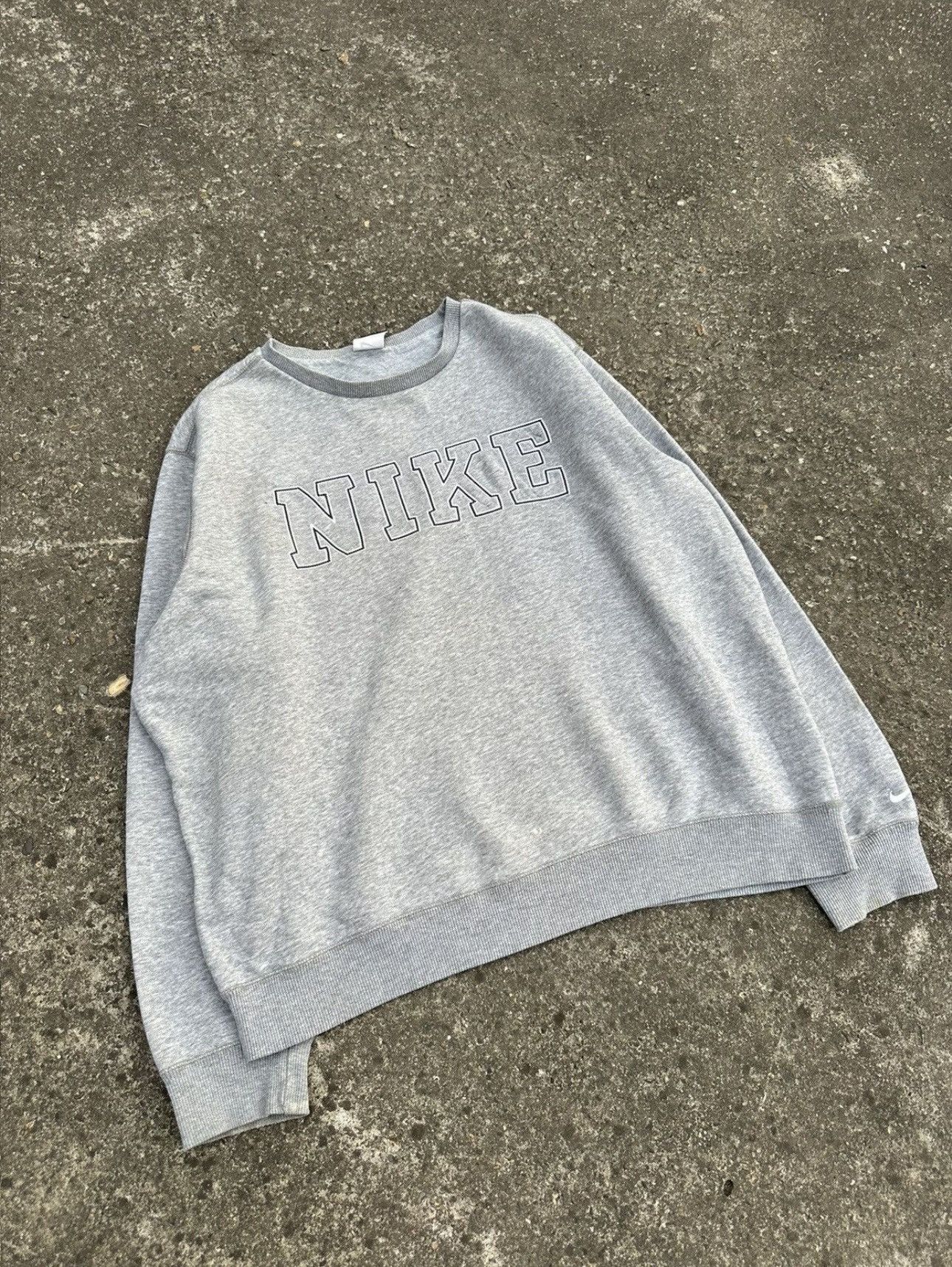 Nike Vintage Nike Sweatshirt Oversize Big Logo Grey Fit Size US XL / EU 56 / 4 - 4 Thumbnail
