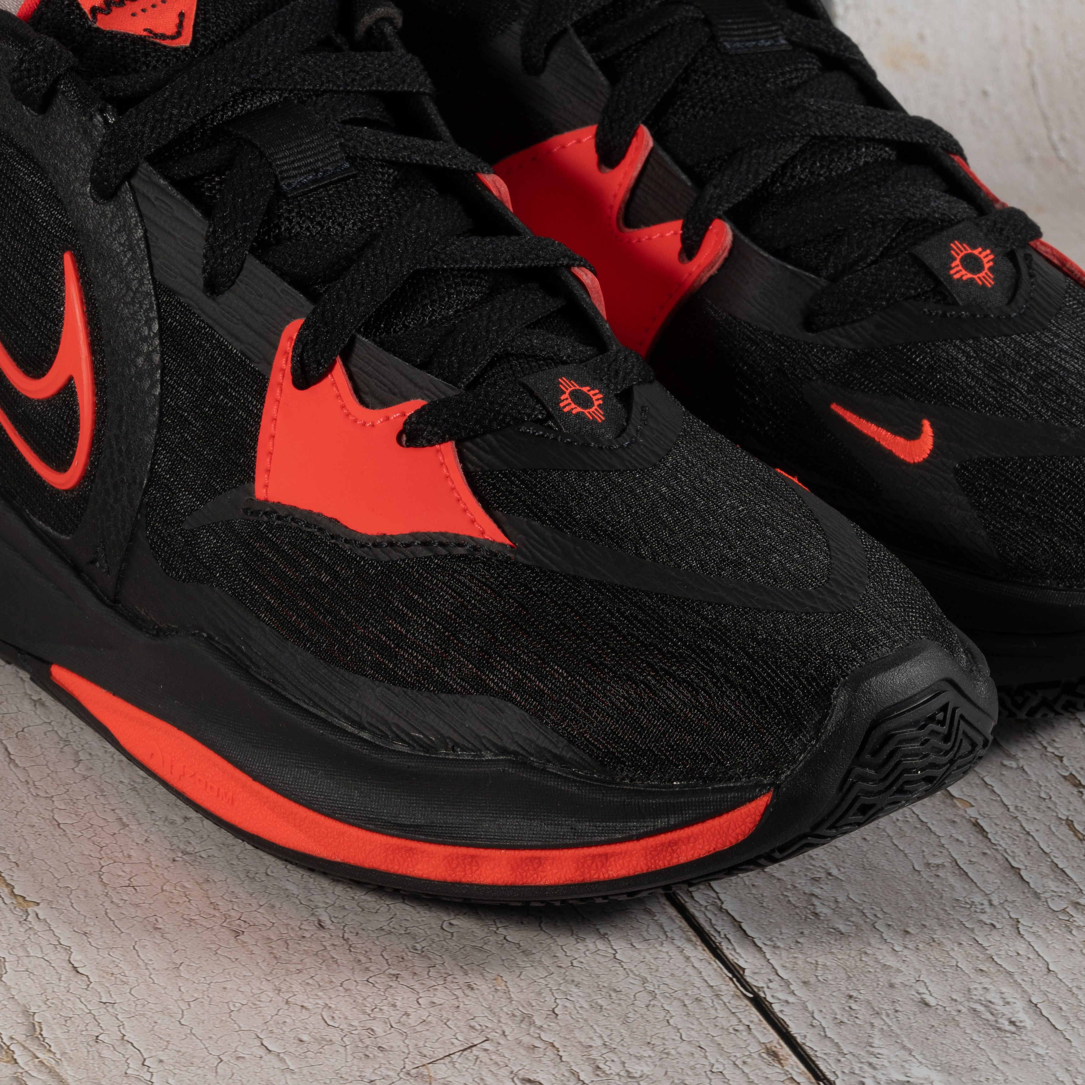 Nike Kyrie Low Black/Bright Crimson Men's Basketball