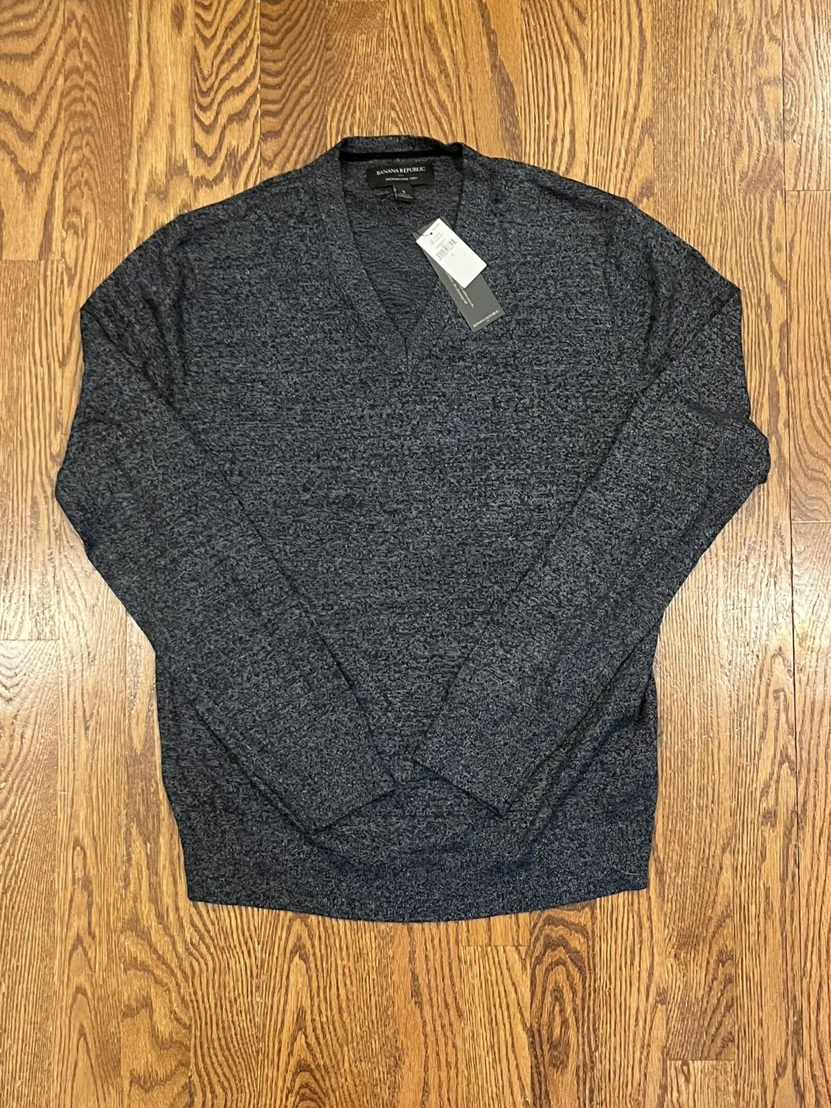 Banana Republic Banana Republic Silk/Cashmere Premium Luxe V-Neck Sweater Size US S / EU 44-46 / 1 - 1 Thumbnail
