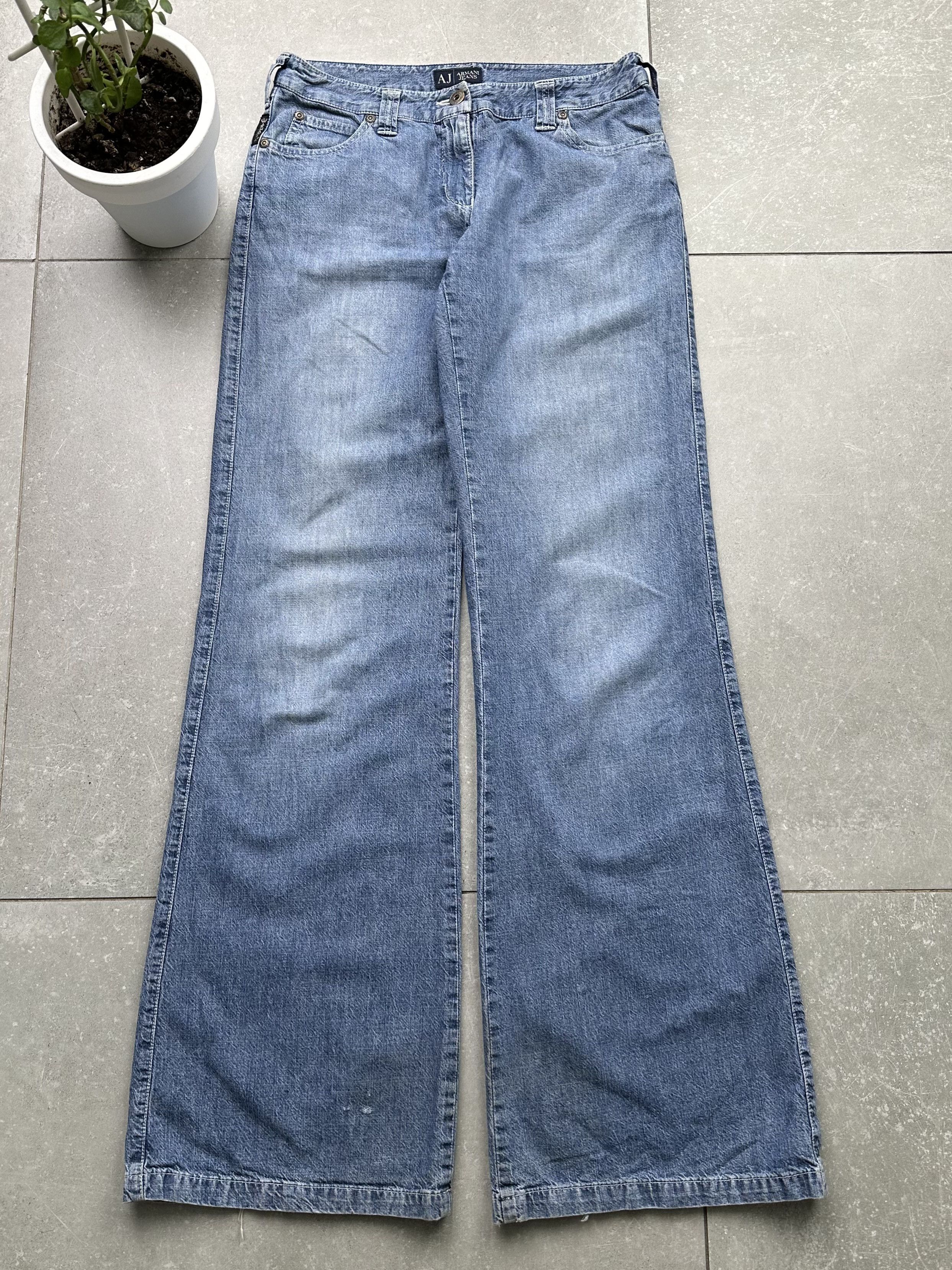 image of Armani Jeans Amazing Vintage Flare Jeans in Bleu, Women's (Size 28)