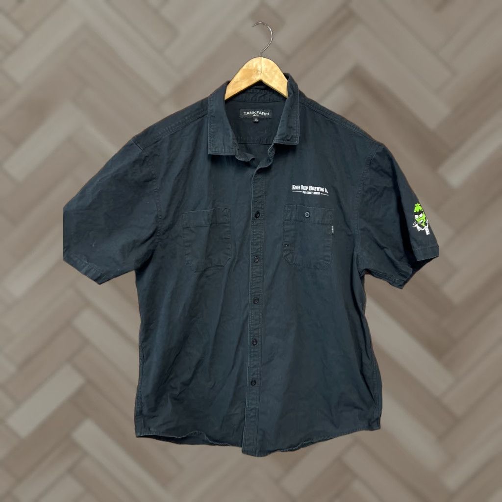 CO Knee Deep Brewing Co Beer Mens Black Button Up Shirt XL Short Sleeve Shirt Size US XL / EU 56 / 4 - 1 Thumbnail