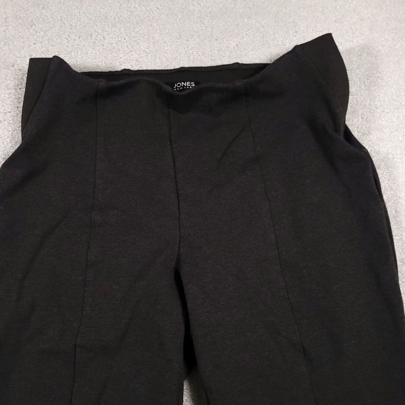 Jones New York Jones New York & Co Pull-On Capri Pants Women's 1X Plus Gray Skinny Stretch dress pants Womens 1X Plus Gray Skinny Stretch Size 40" / US 18 - 3 Thumbnail