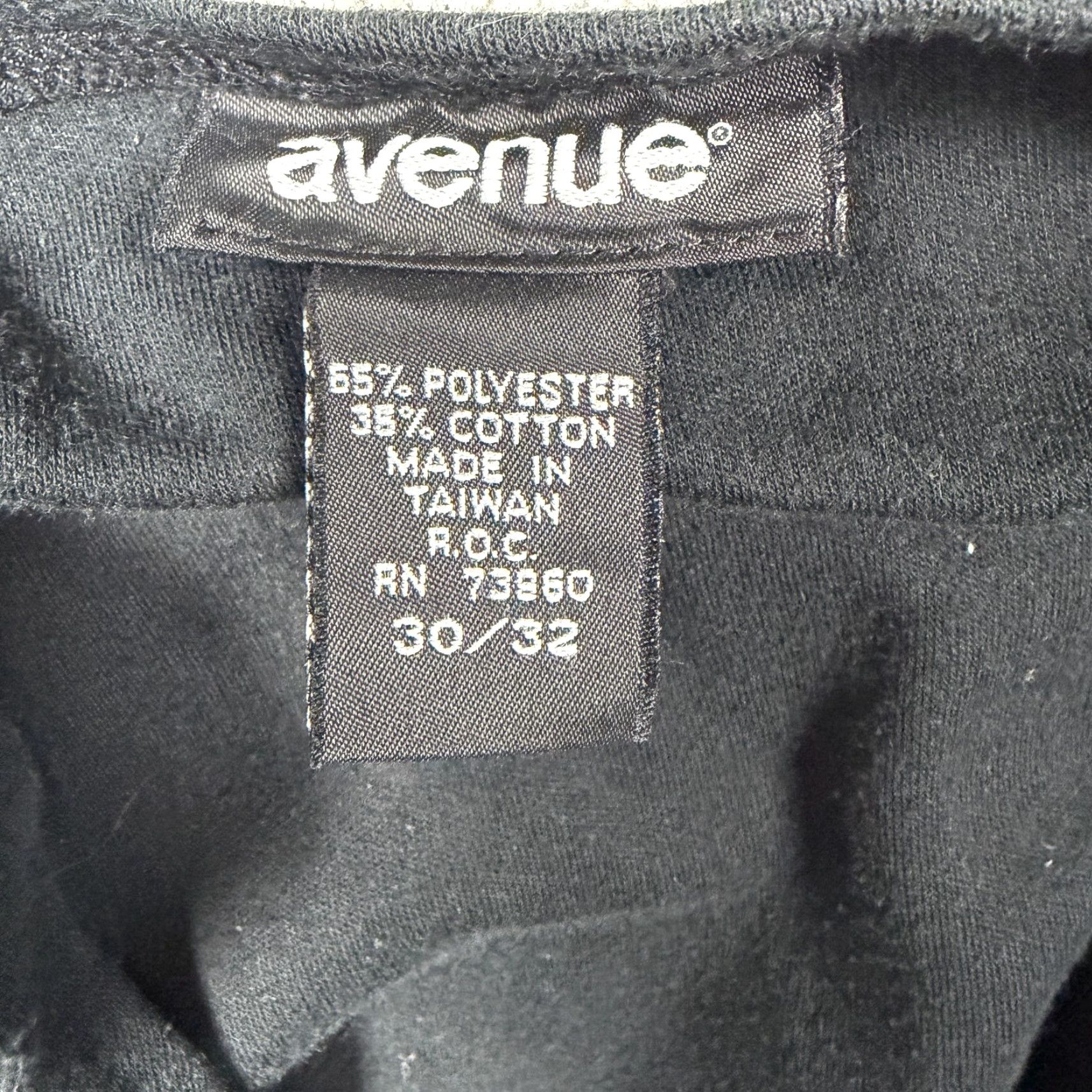 Avenue VINTAGE Avenue T-Shirt Unisex Adults XL Black 3/4 Sleeve Lace-Up Henley Solid Gothic Grunge Retro 30/32 Womens Edgy Minimalist Style Size XL / US 12-14 / IT 48-50 - 5 Thumbnail