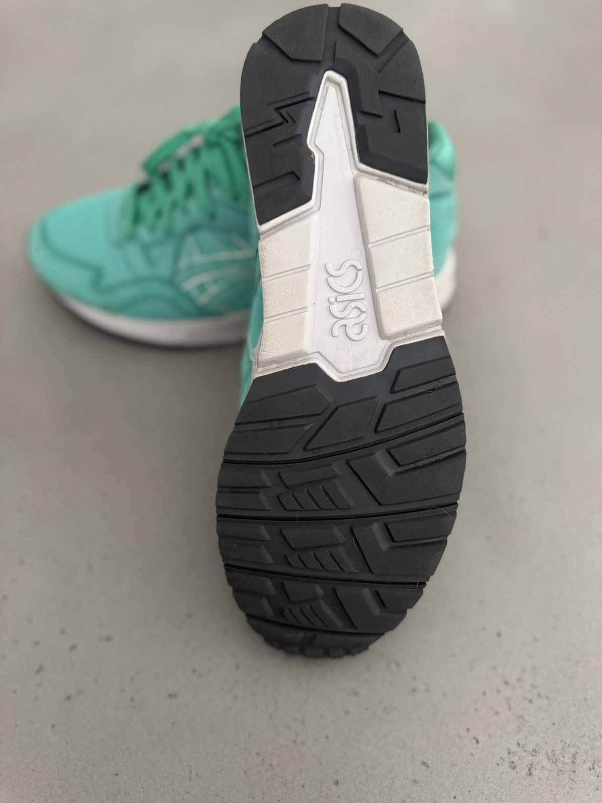 Asics × Ronnie Fieg Ronnie Fieg x Asics Gel Lyte V - Mint Leaf 10.5 Size US 10.5 / EU 43-44 - 6 Thumbnail