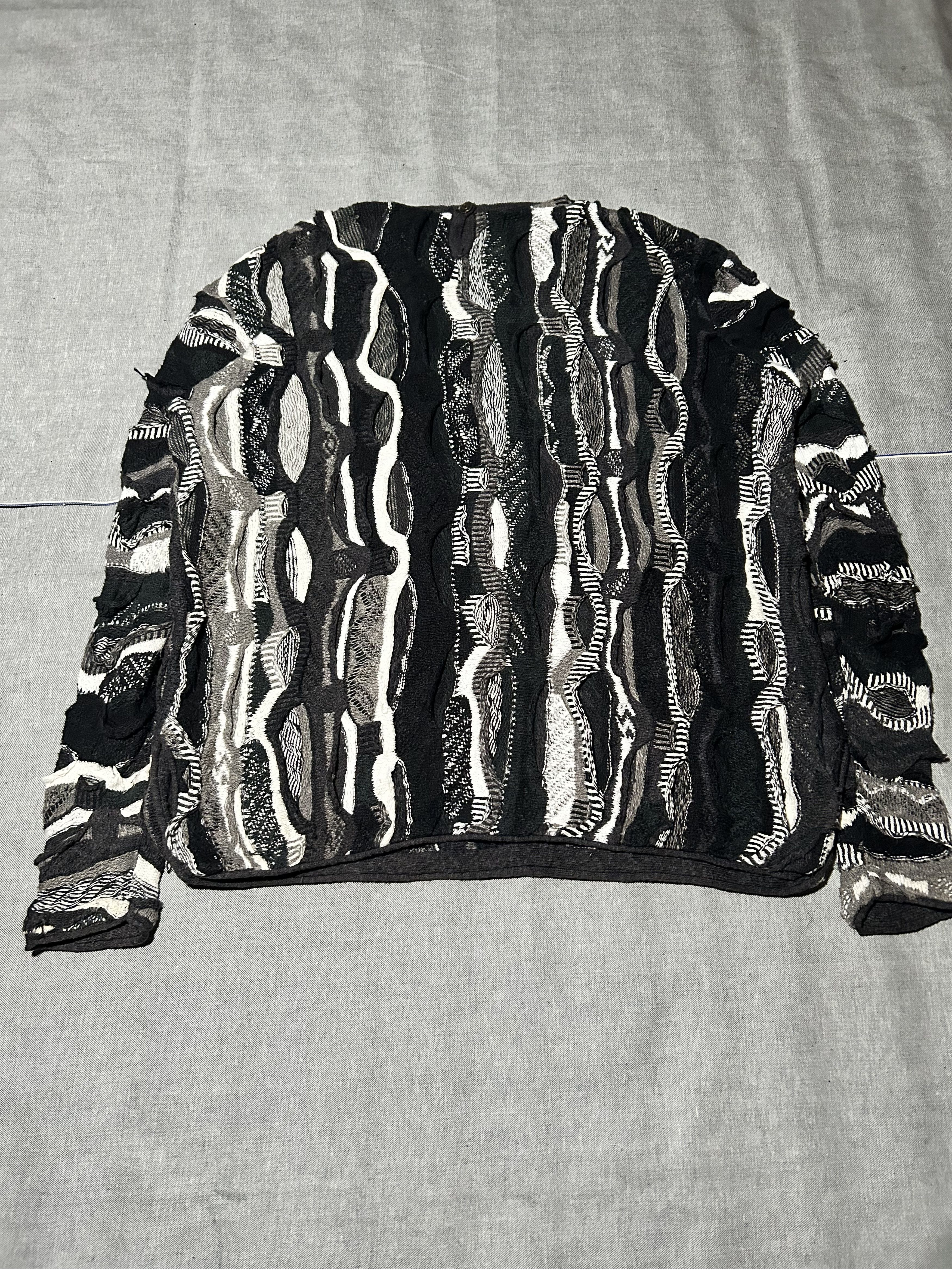 Coogi Coogi Classic 3D Knit (circa. 1989–93) Size US M / EU 48-50 / 2 - 7 Thumbnail