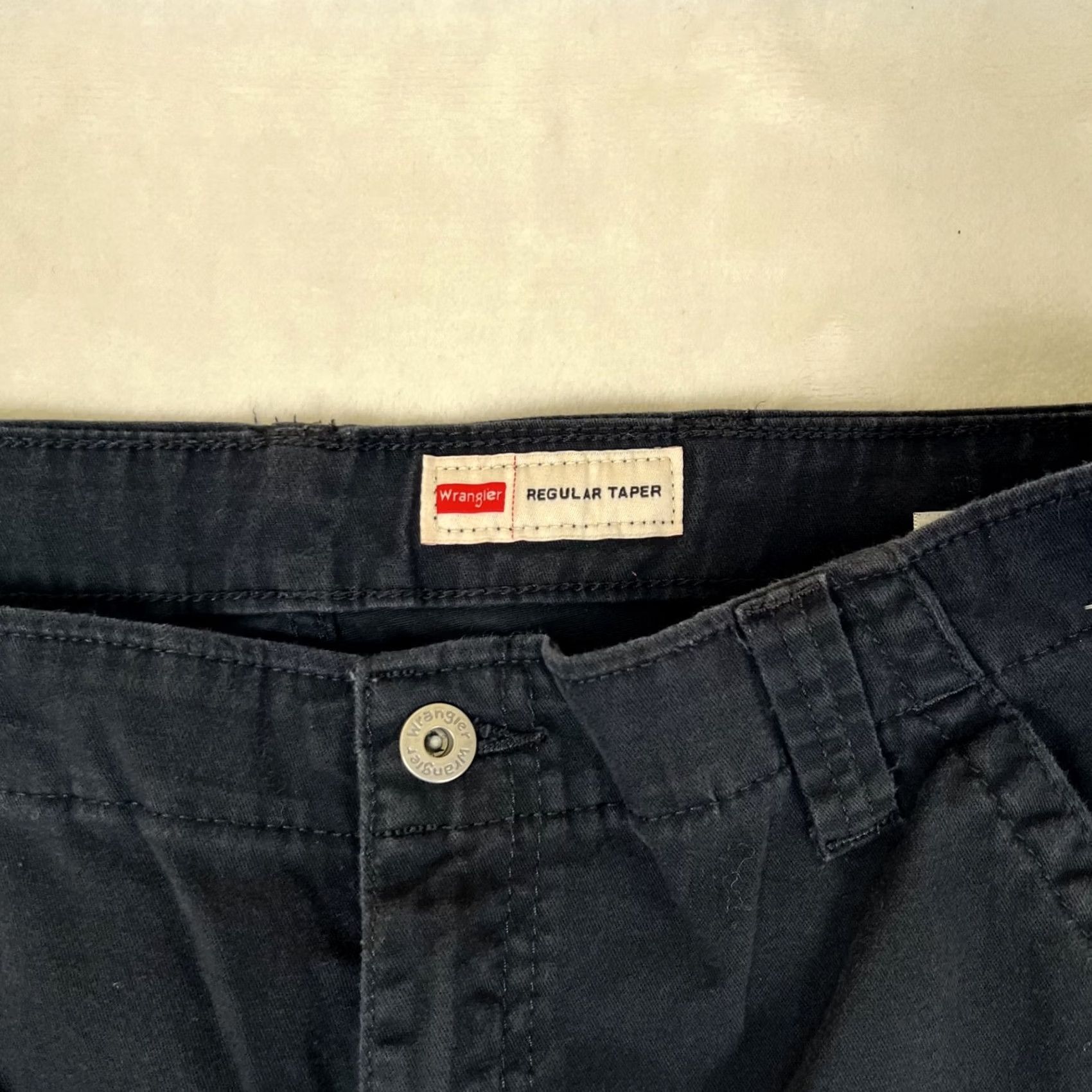 Wrangler Wrangler Black Regular Tapered Cargo Pants Mens 34x30 Stretch Utility Casual Pants Mens Regular Black Cargo Tapered Stretch Size US 34 / EU 50 - 2 Thumbnail