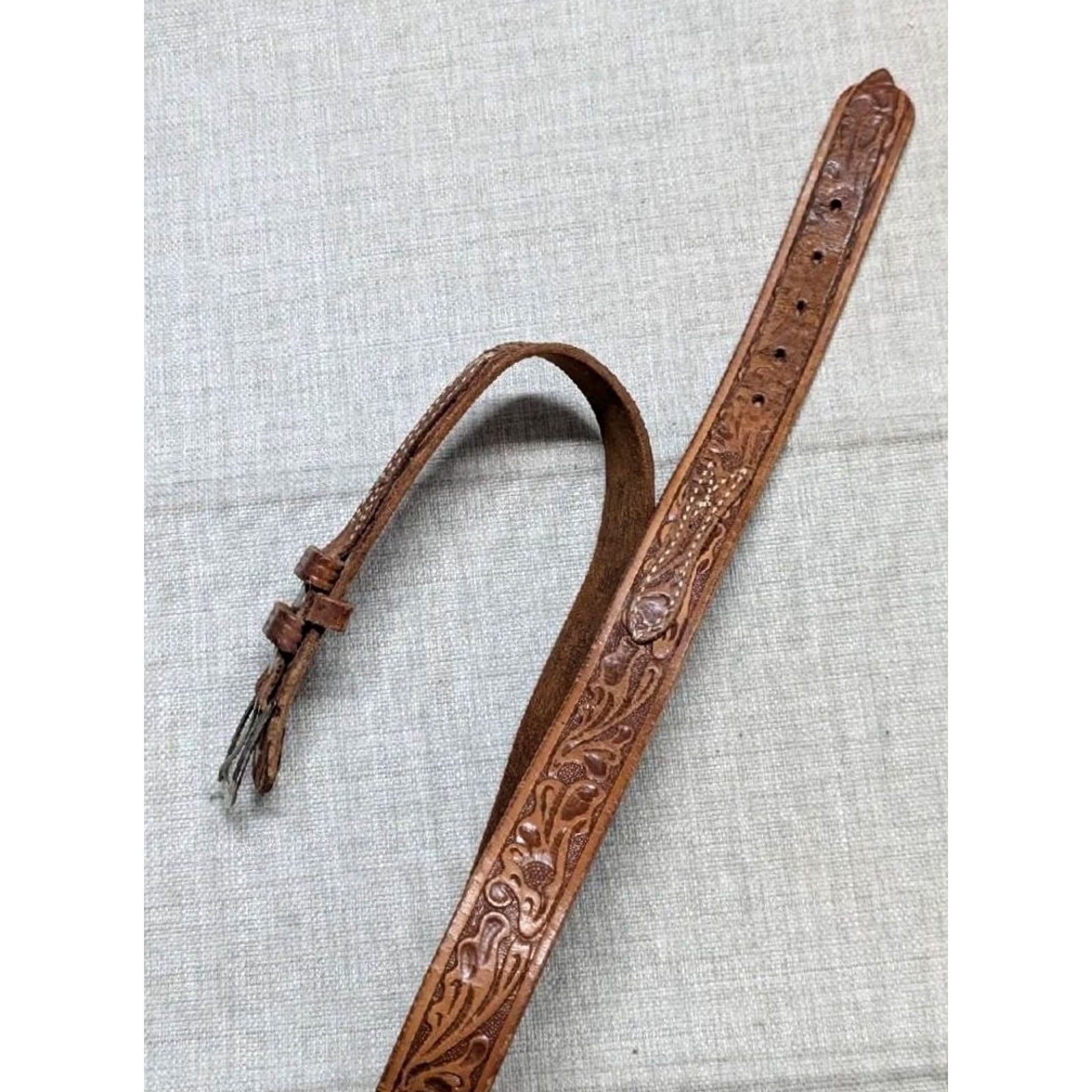 Vintage VINTAGE Looper belt Western Ranger belt 34 brown floral buckle cowhide leather Men Sized 34 Brown Floral Western Ranger belt Size 34 - 4 Thumbnail