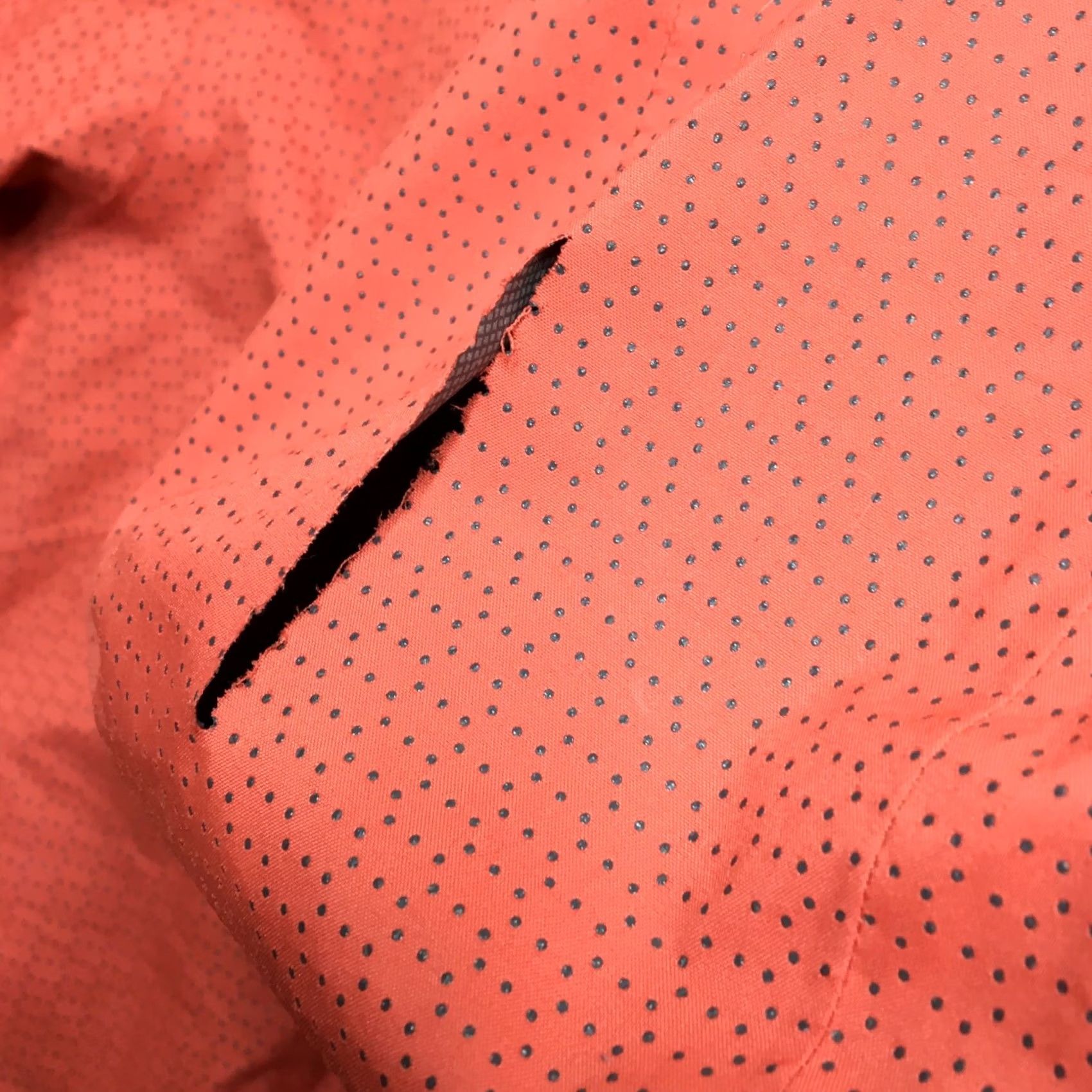 Mountain Hardwear Mountain Hardwear Polka Dot Rain Jacket Womens M Pink Full Zip Hooded Jacket Long Nylon Waterproof Wind-Resistant Polka Dot Rain Coat Womens M Pink Size M / US 6-8 / IT 42-44 - 6 Thumbnail