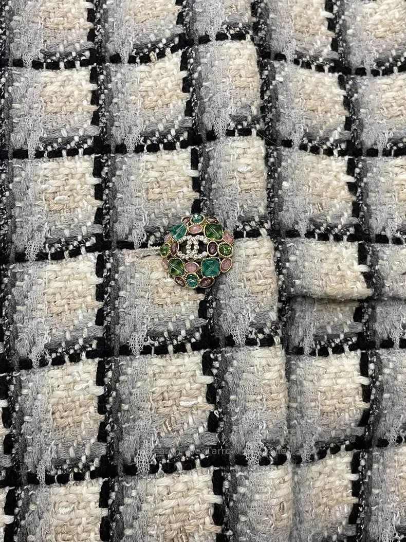 Chanel Chanel 22K flower diamond buckle plaid jacket Size XXS / US 00 / IT 34 - 2 Thumbnail