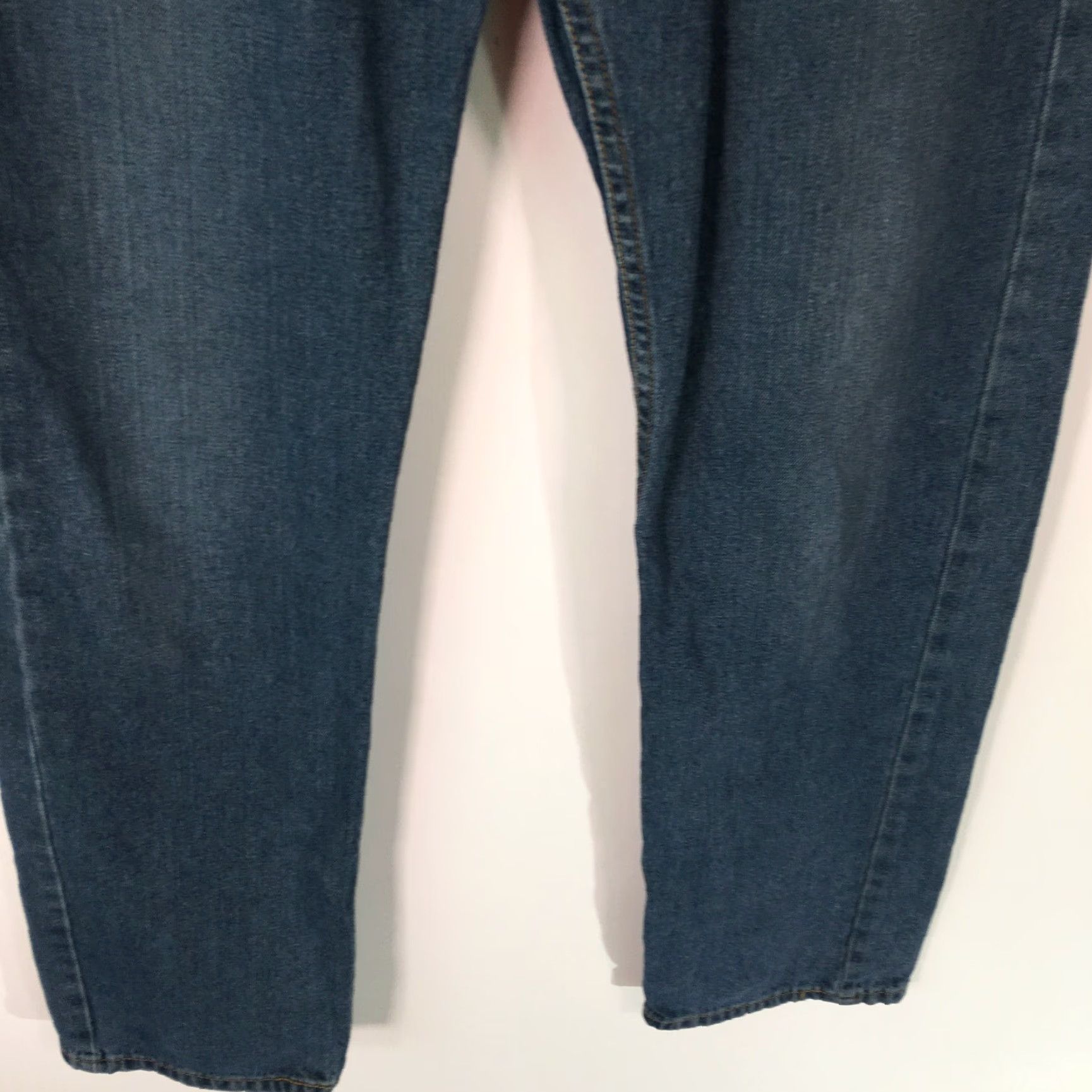CO Signature Levi's Jeans Mens Regular Straight Blue Denim 34X34 Belt Loops 5-Pocket 100% Cotton Medium Wash Casual Wear Size US 34 / EU 50 - 5 Thumbnail