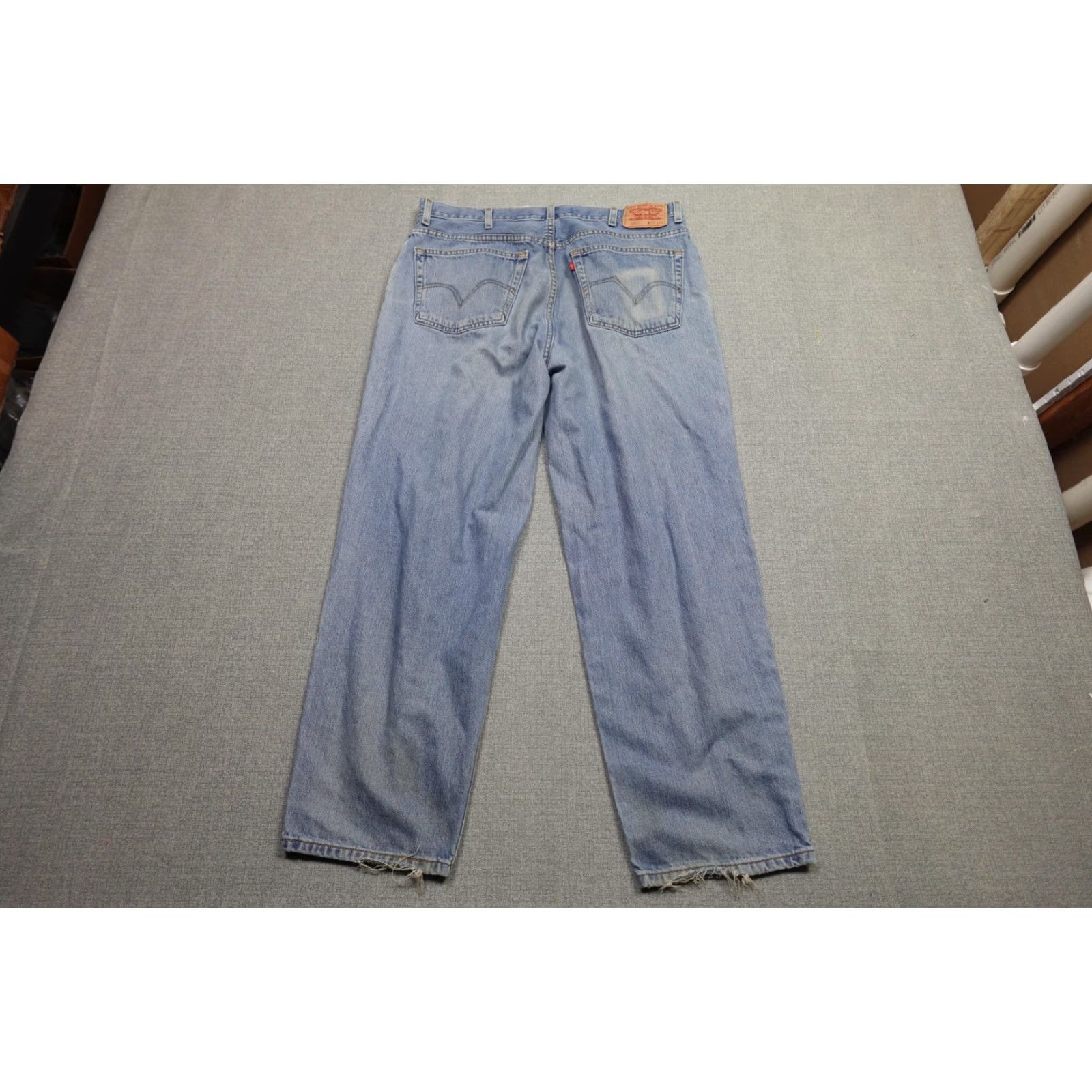 Levi's VINTAGE Levi's 560 Jeans Mens 38x30 Blue Light Wash Distressed Baggy Fit Denim Size US 38 / EU 54 - 4 Thumbnail