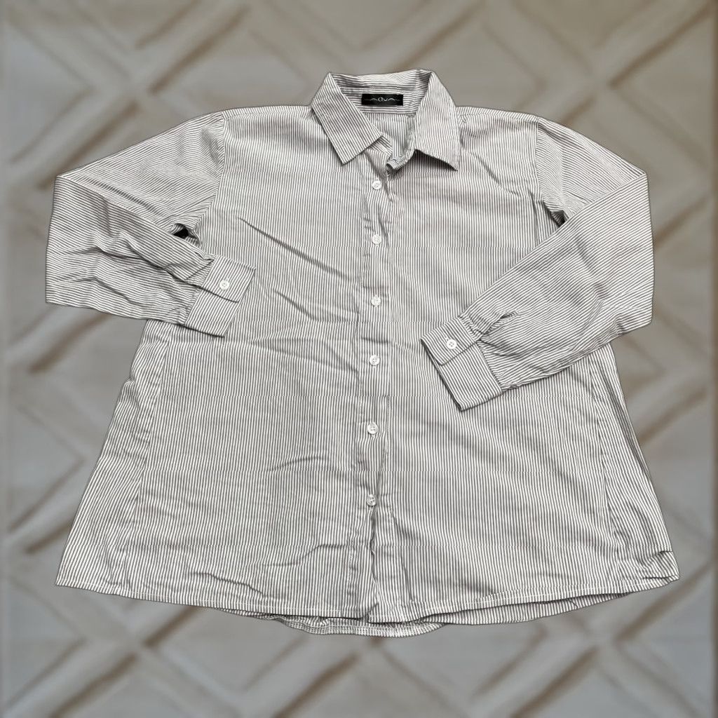 AQUA Aqua Button-Up Shirt Womens 6 Gray White Striped Long Sleeve Casual Knit 100% Cotton Regular Size M / US 6-8 / IT 42-44 - 1 Thumbnail