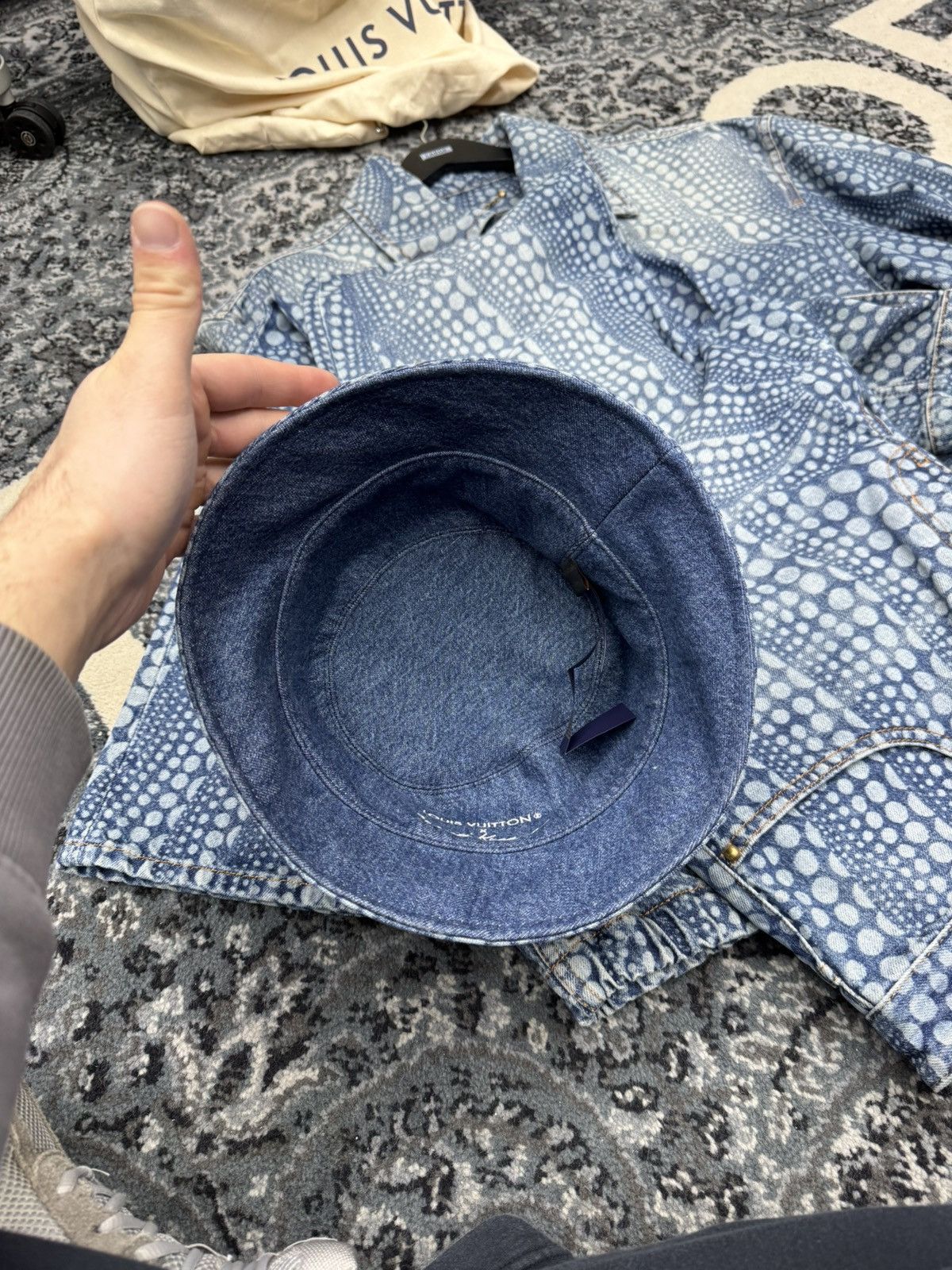 Louis Vuitton × Yayoi Kusama Louis Vuitton YK reversible all over dots bucket hat Size ONE SIZE - 5 Thumbnail