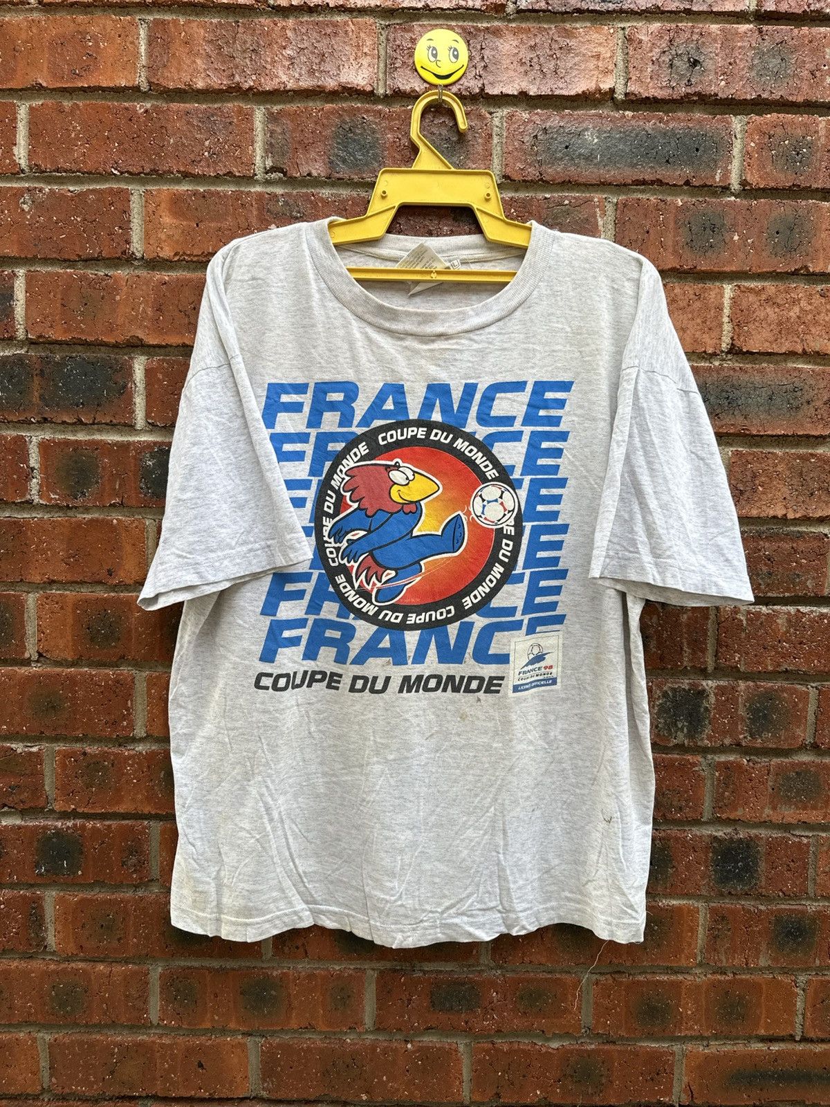 Vintage Vintage France 98 Coupe Du Monde Distress Tee Size US L / EU 52-54 / 3 - 1 Thumbnail