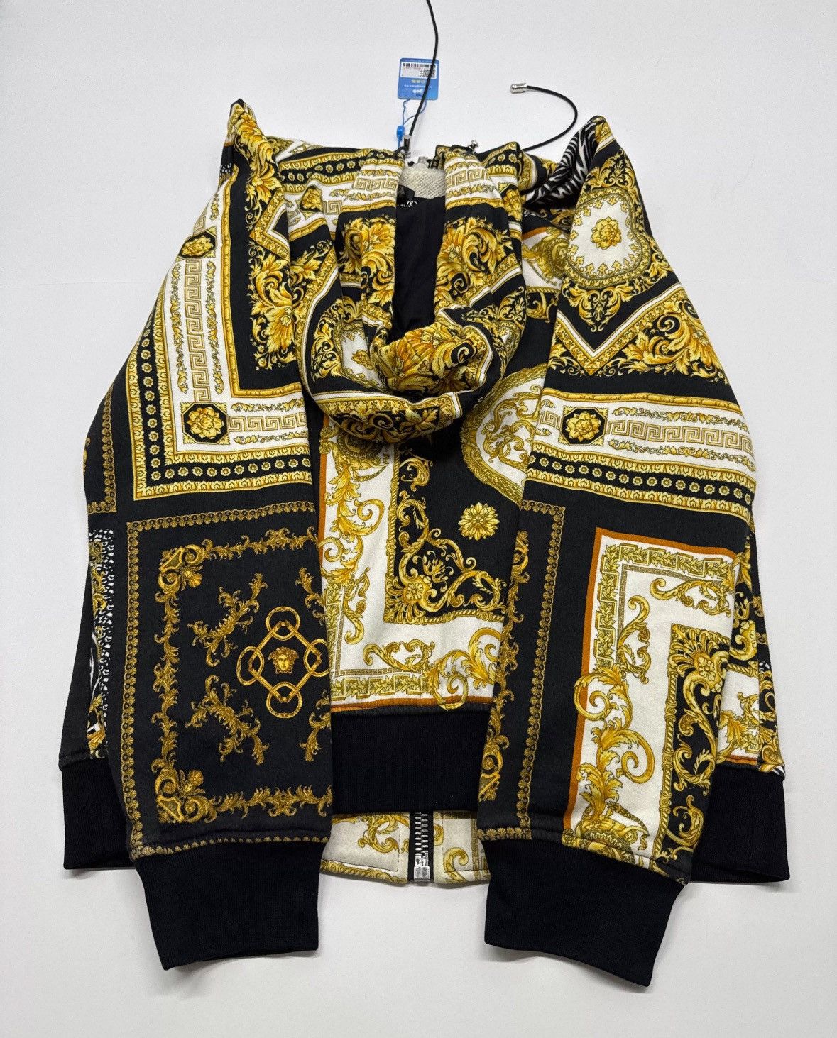 Versace Versace Classic baroque style stitching pattern design Size US M / EU 48-50 / 2 - 5 Thumbnail