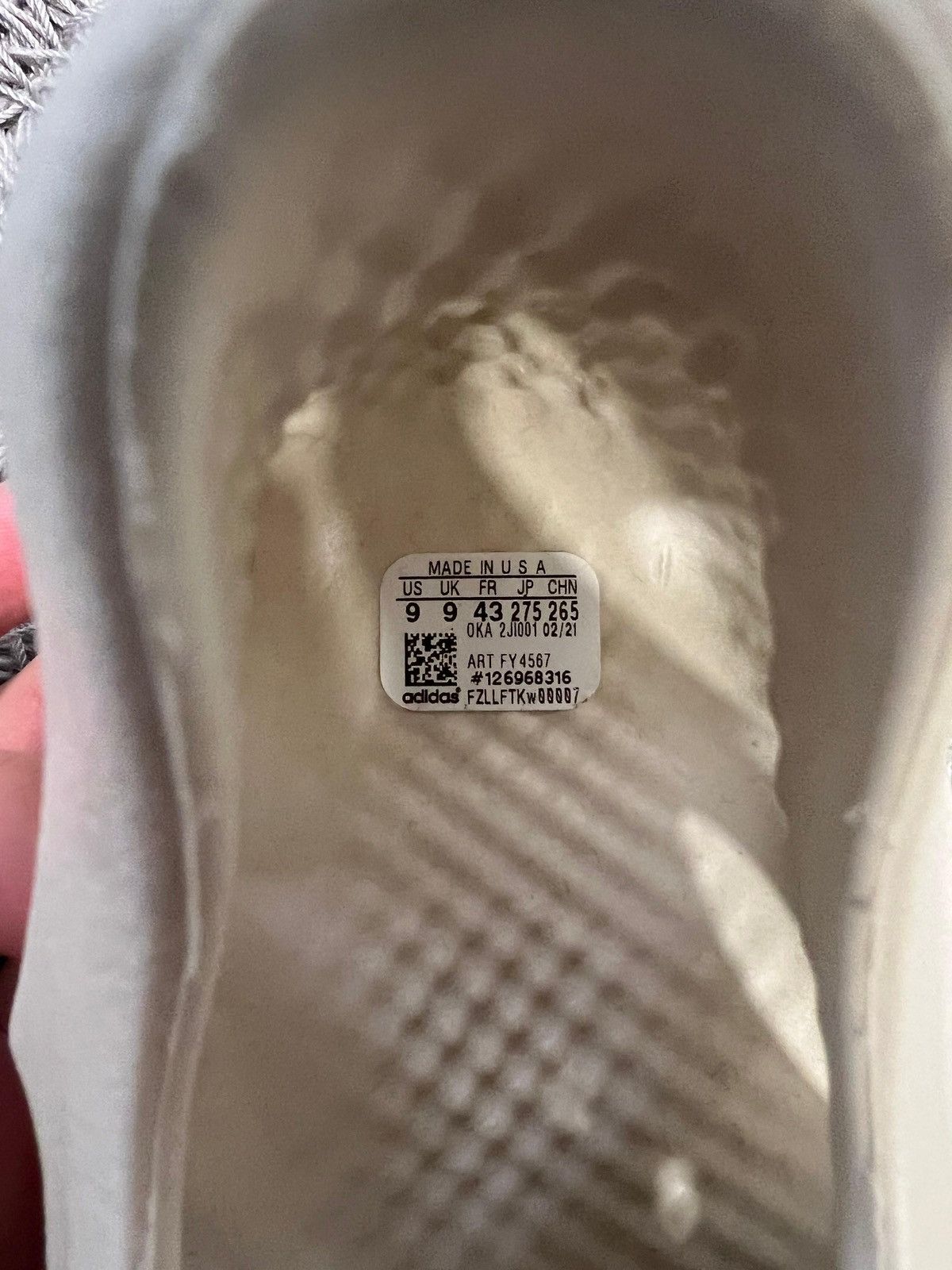 Adidas Adidas Yeezy Foam RNNR Sand Size US 9 / EU 42 - 8 Thumbnail