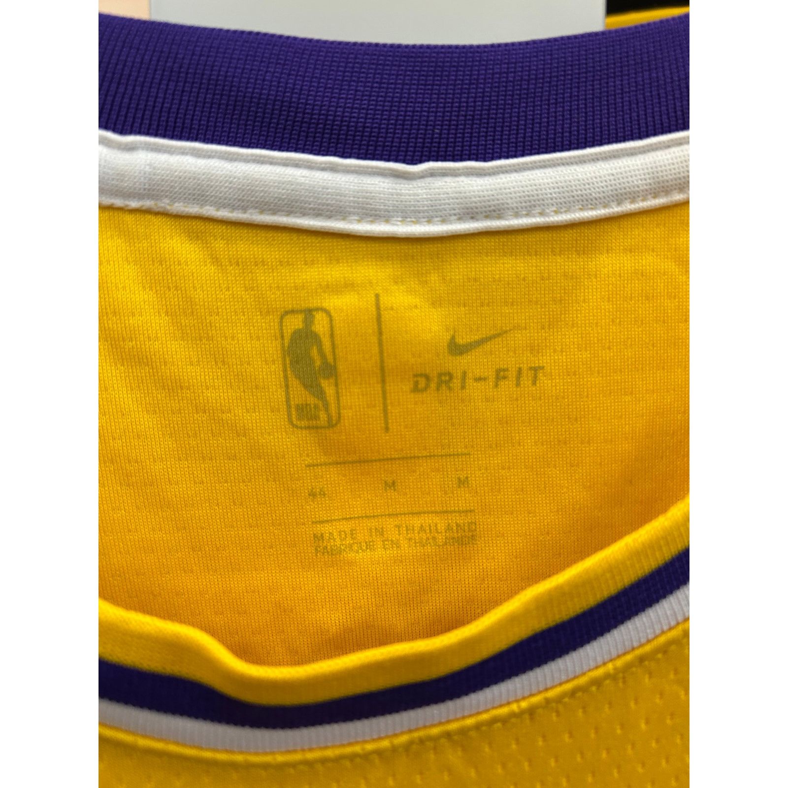 NBA × Nike Los Angeles Lakers LeBron James #23 Icon Edition jersey Size US M / EU 48-50 / 2 - 4 Thumbnail