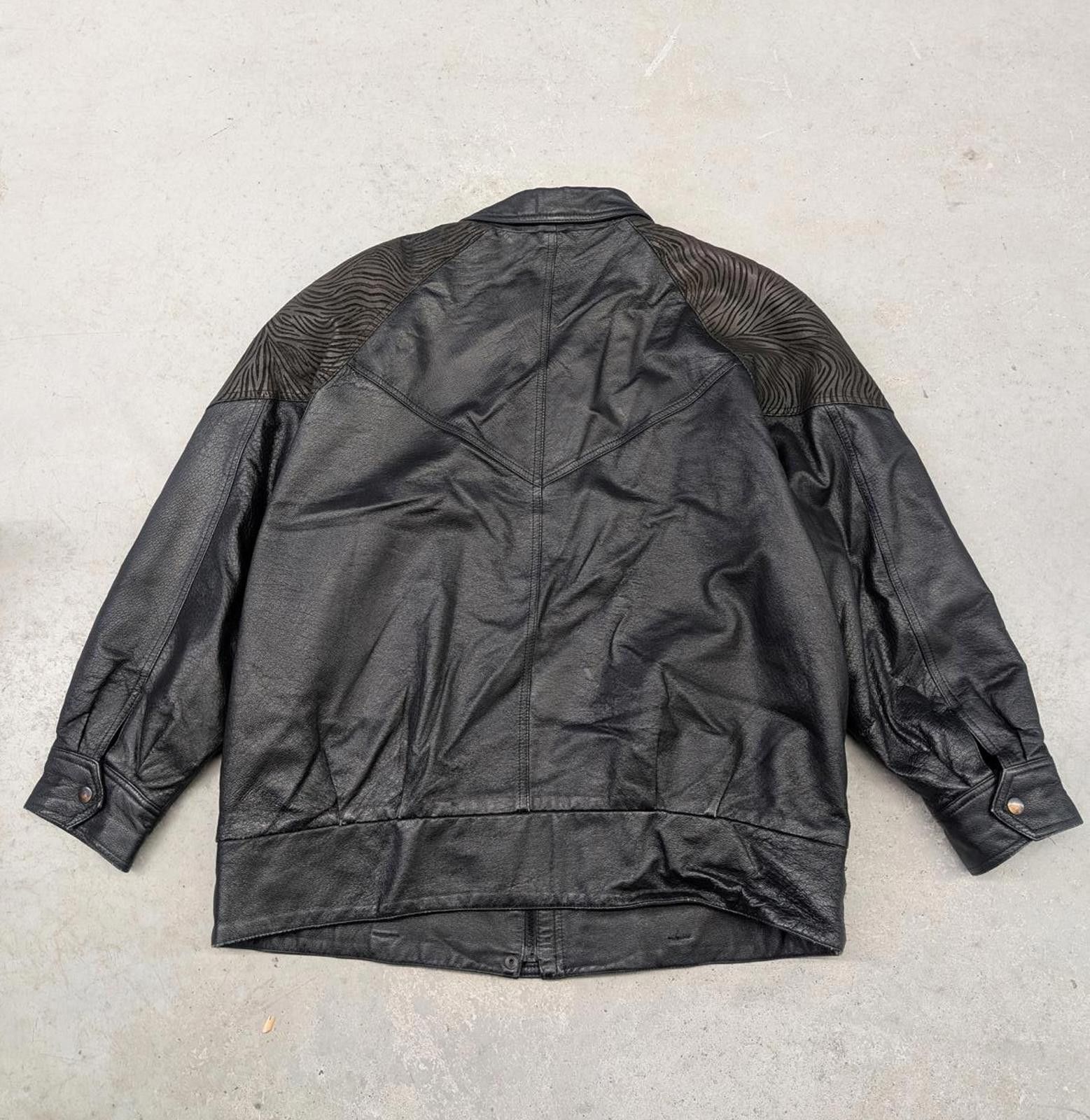 Vintage Vintage 80s DJI Black Leather Jacket w/ Jungle Pattern Size US L / EU 52-54 / 3 - 2 Thumbnail