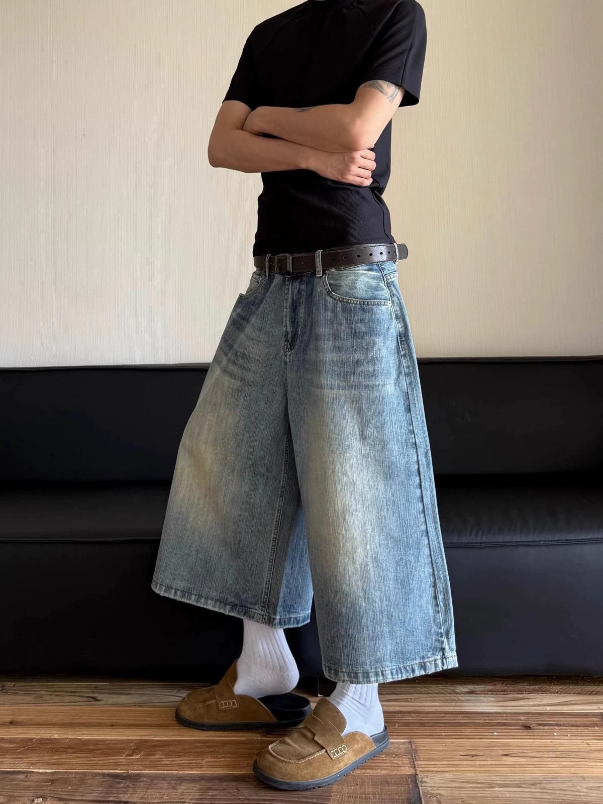 Other Whiskered Wide-Leg Jorts Size US 32 / EU 48 - 1 Thumbnail