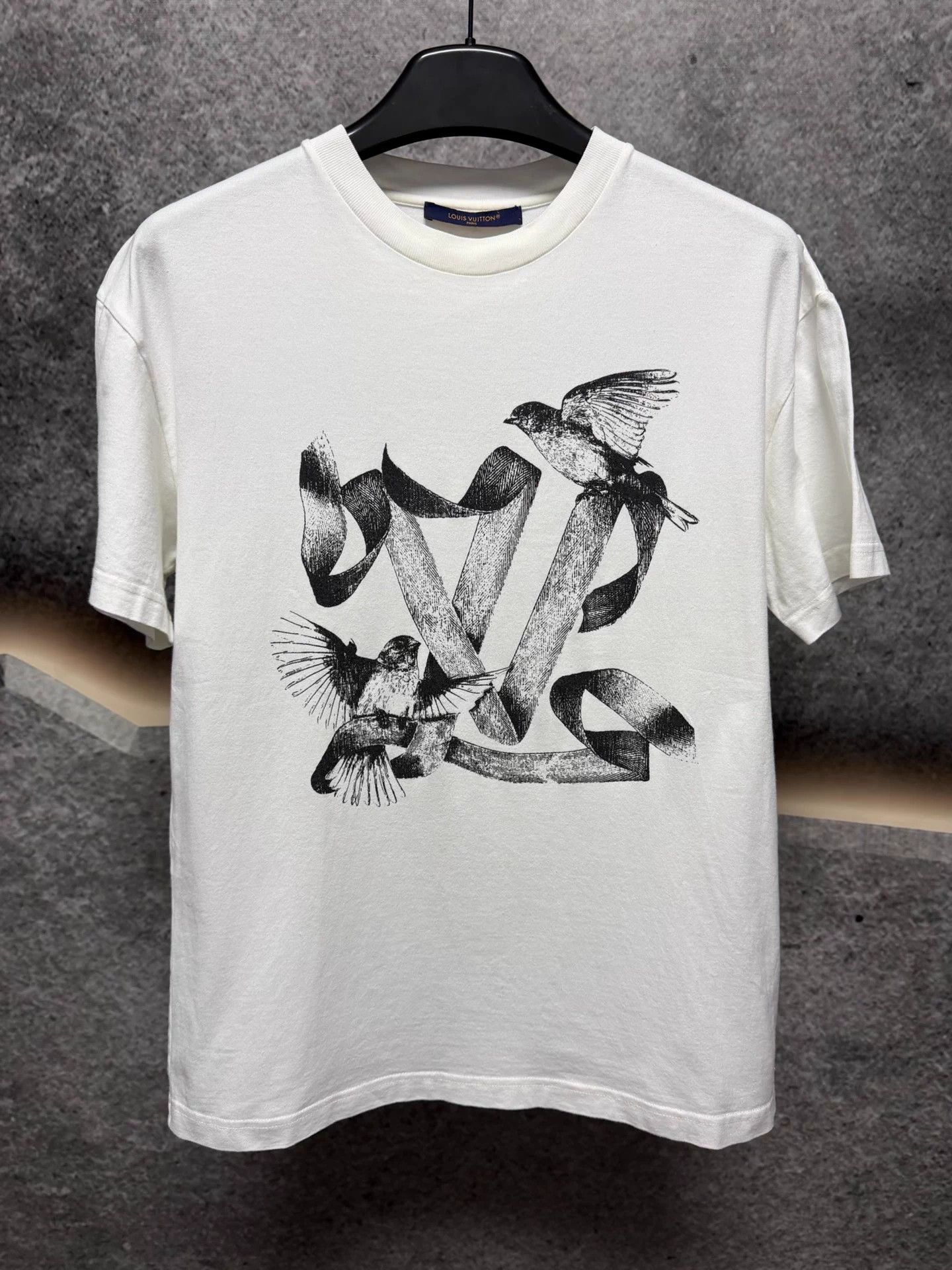 LV Tee Men's S white like new Italian made