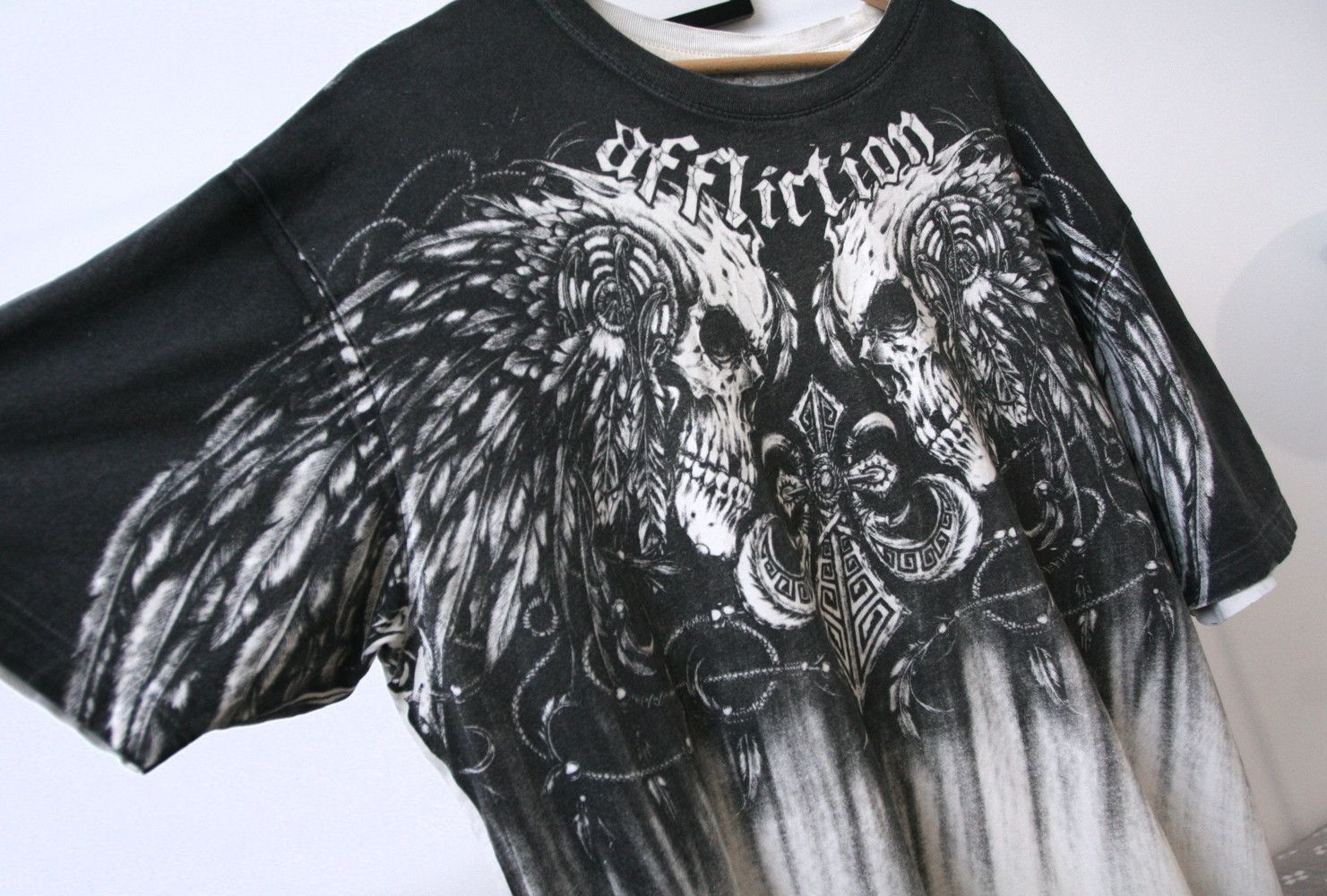 Affliction × Vintage Vintage Affliction Skull Cross Print Tee T Shirt Size US XXL / EU 58 / 5 - 2 Thumbnail