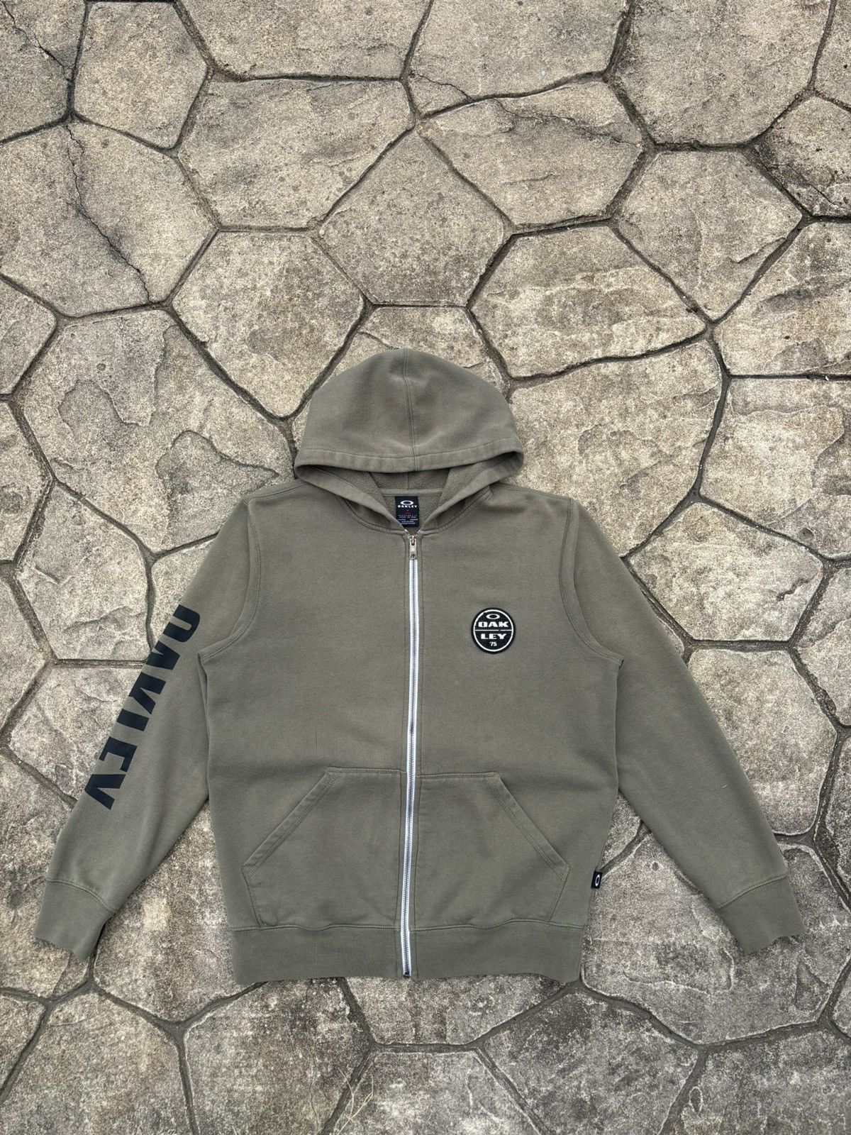 Oakley Y2K Oakley Military Green Casual Hoodie Size US M / EU 48-50 / 2 - 1 Thumbnail