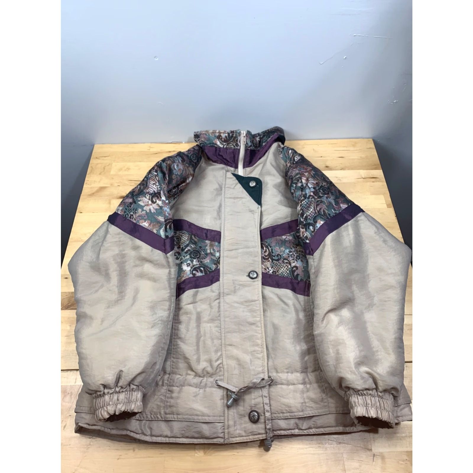 Vintage VINTAGE IZZI Full Zip Jacket Floral Gold L Women Adults? (But must keep exact words from original, not add new info). Size L / US 10 / IT 46 - 2 Thumbnail