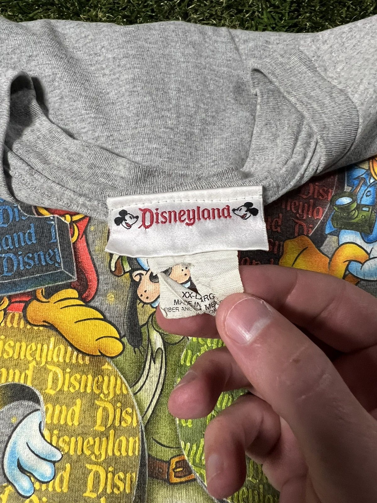 Disney Vintage 1999 Mickey Mouse Fantasia Disney Land Tee Size US XXL / EU 58 / 5 - 4 Thumbnail